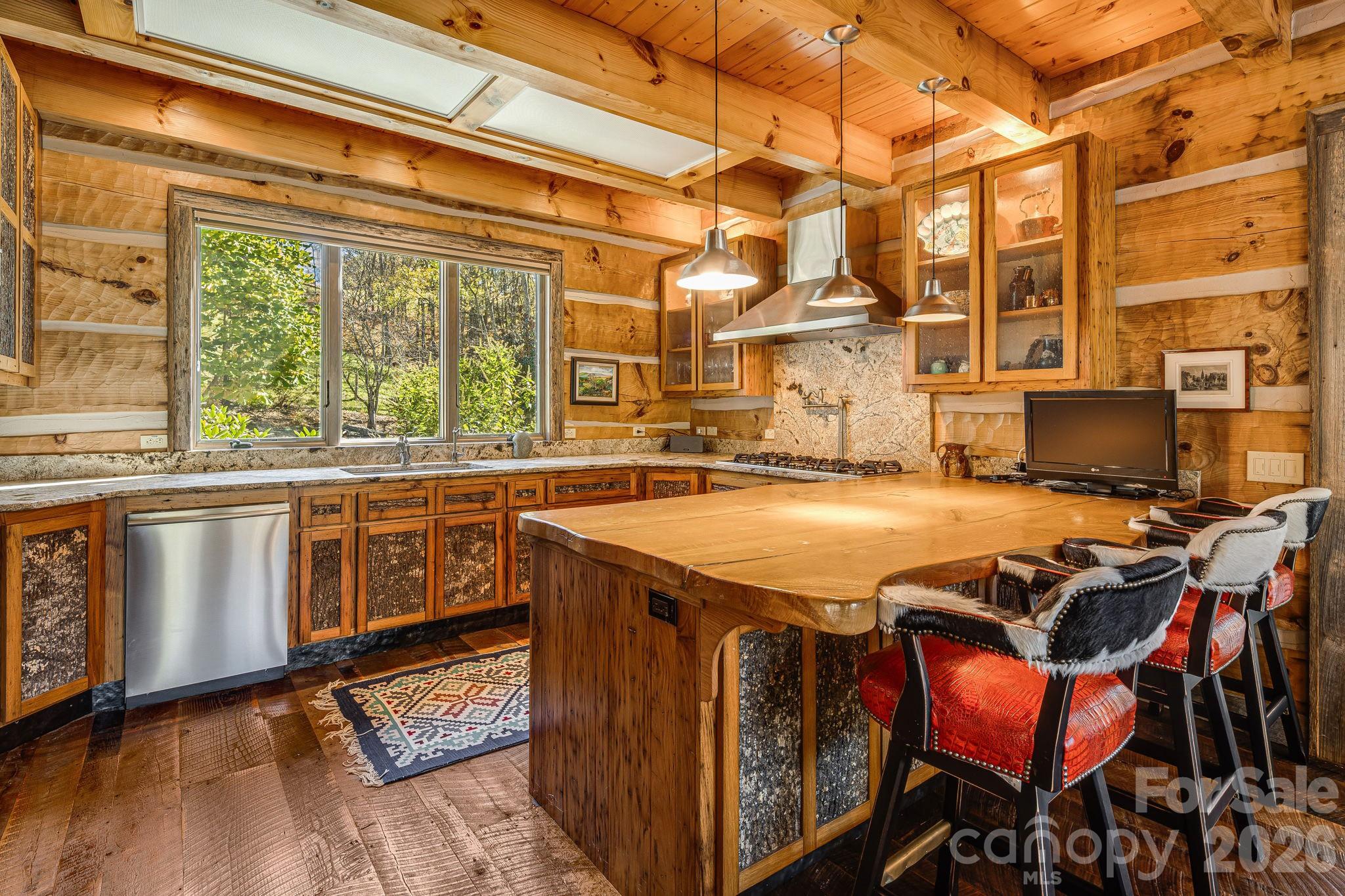 99 Thistle Ridge Property Photo 14