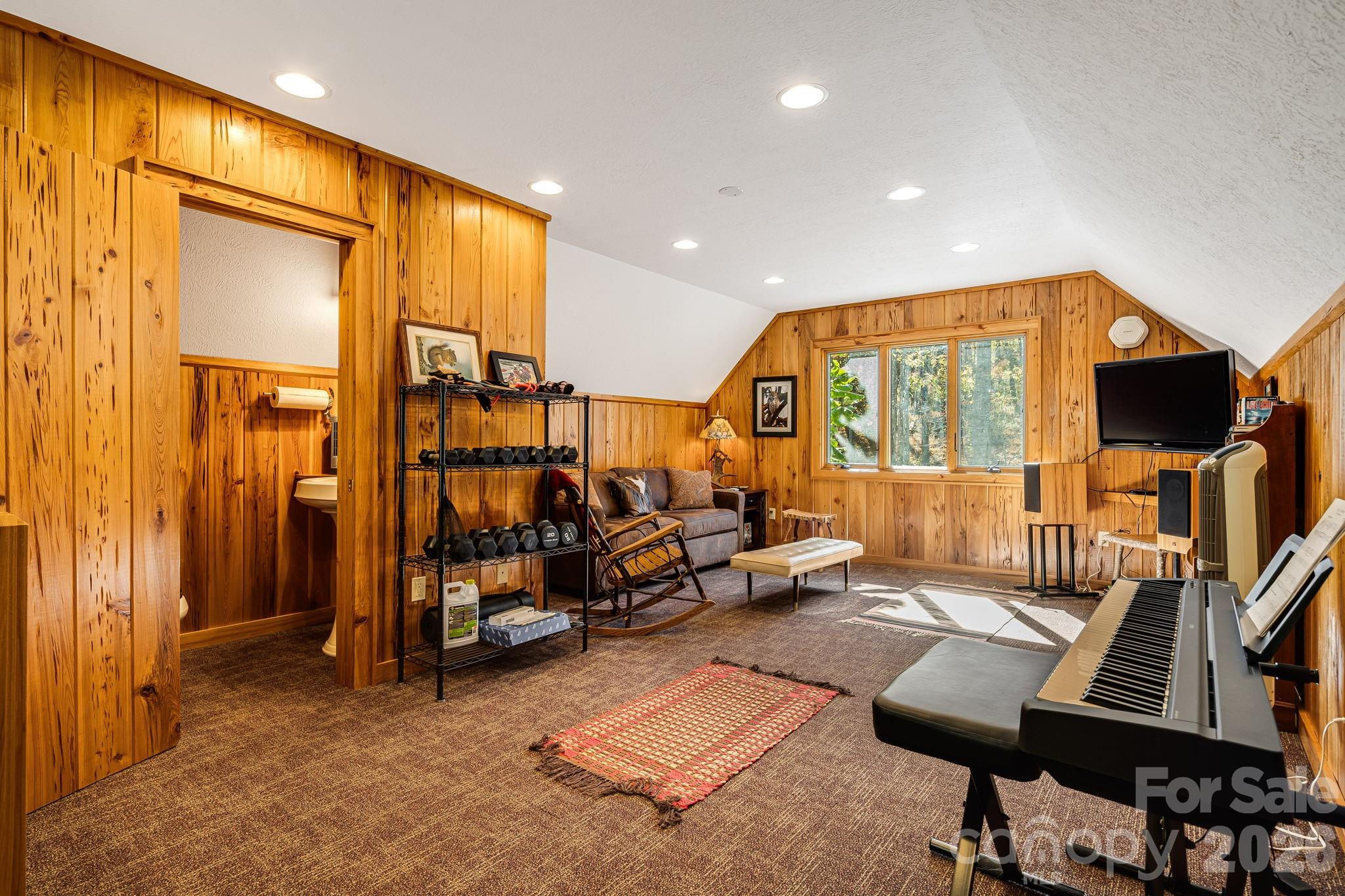 99 Thistle Ridge Property Photo 37