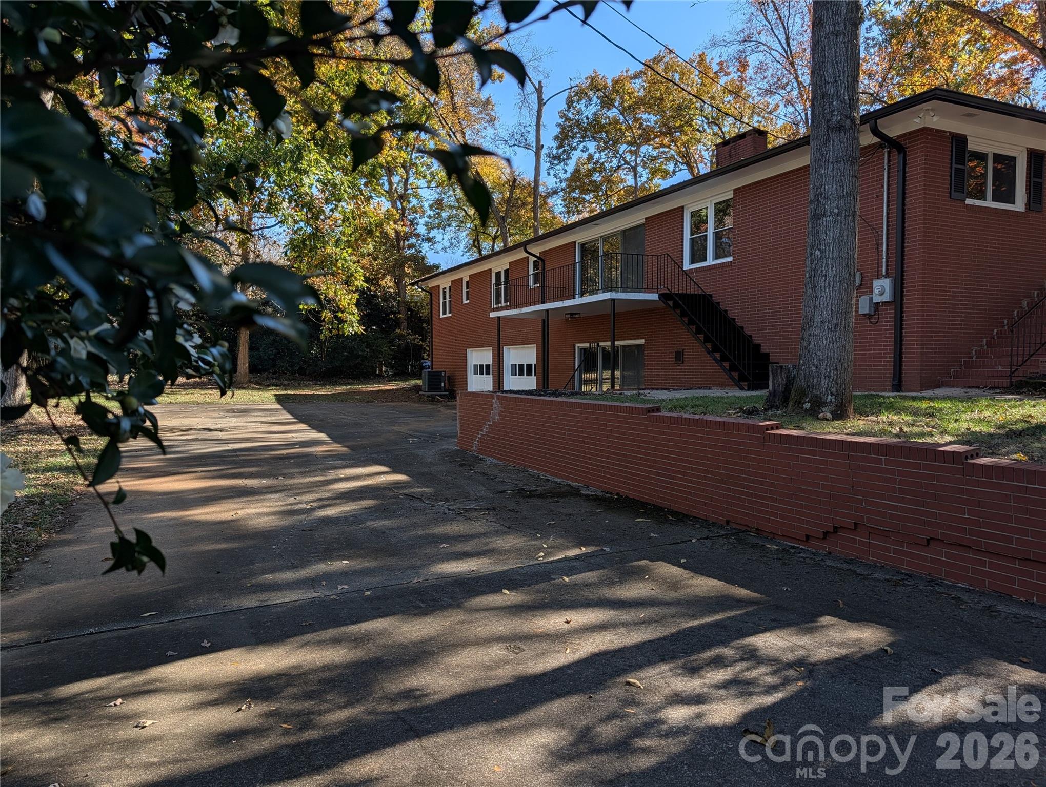 719 Avondale Avenue Property Photo 6