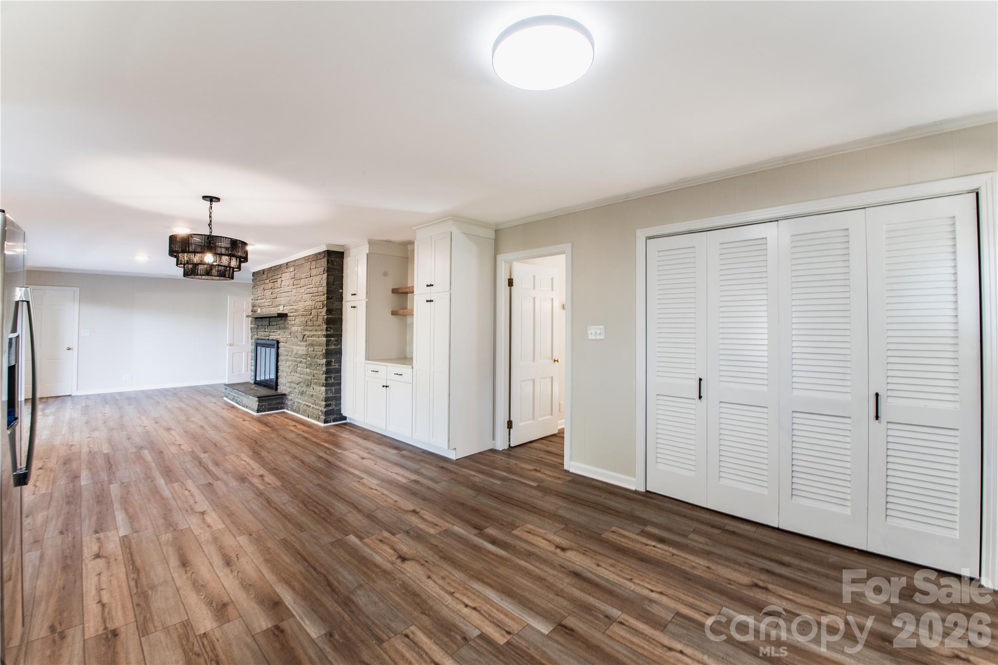 719 Avondale Avenue Property Photo 9