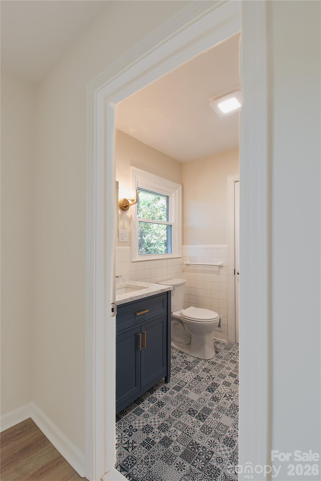 719 Avondale Avenue Property Photo 24