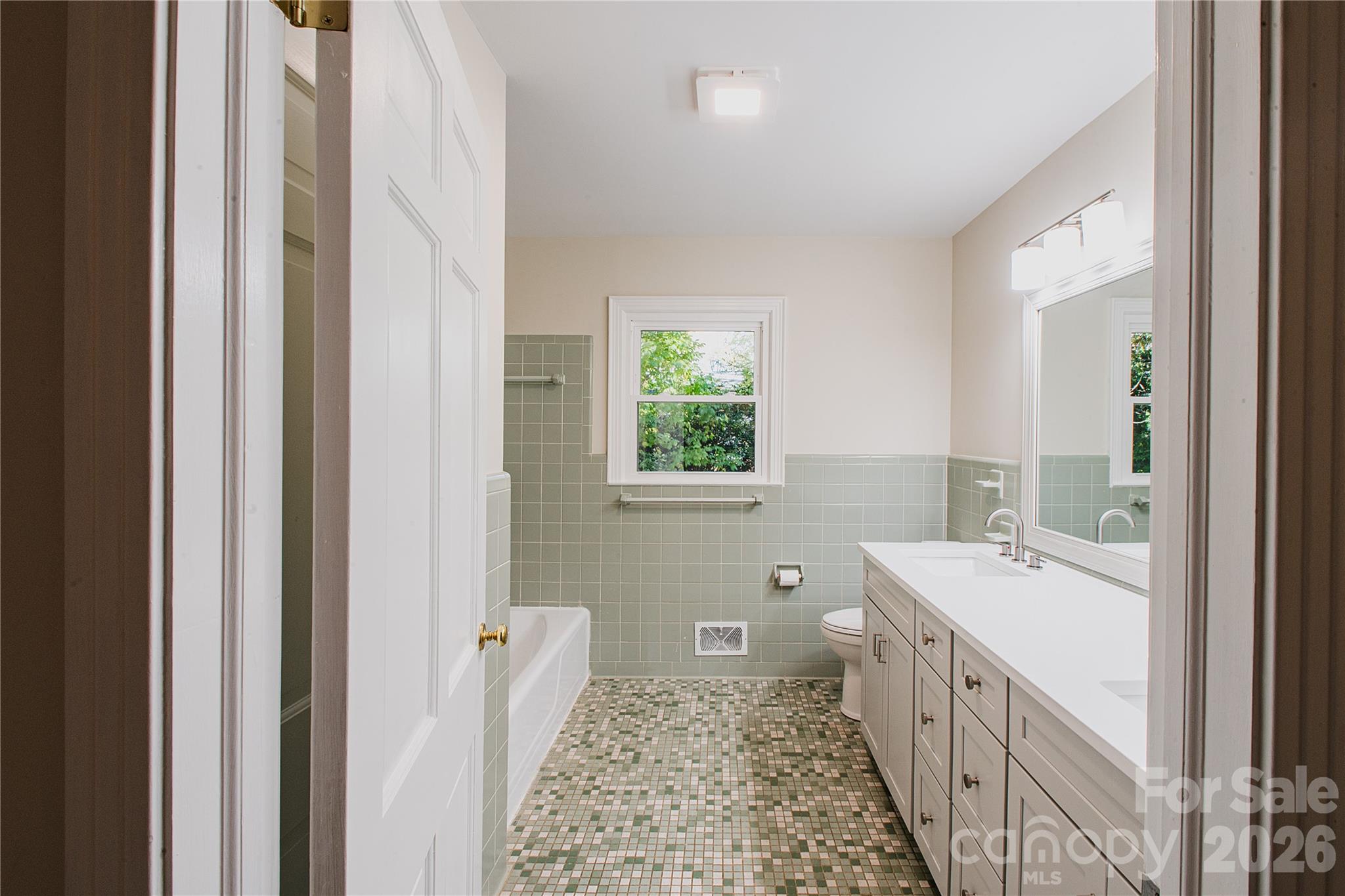 719 Avondale Avenue Property Photo 28