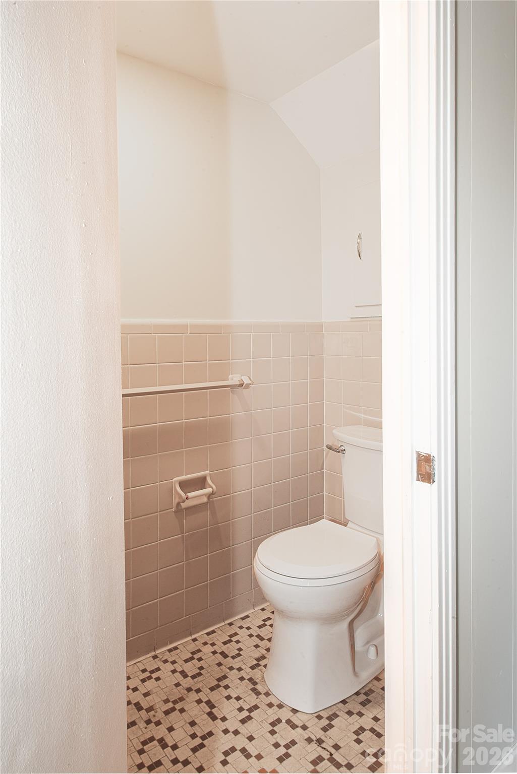 719 Avondale Avenue Property Photo 35