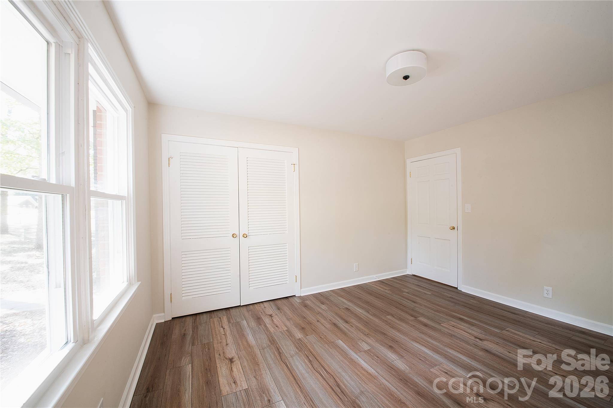 719 Avondale Avenue Property Photo 39