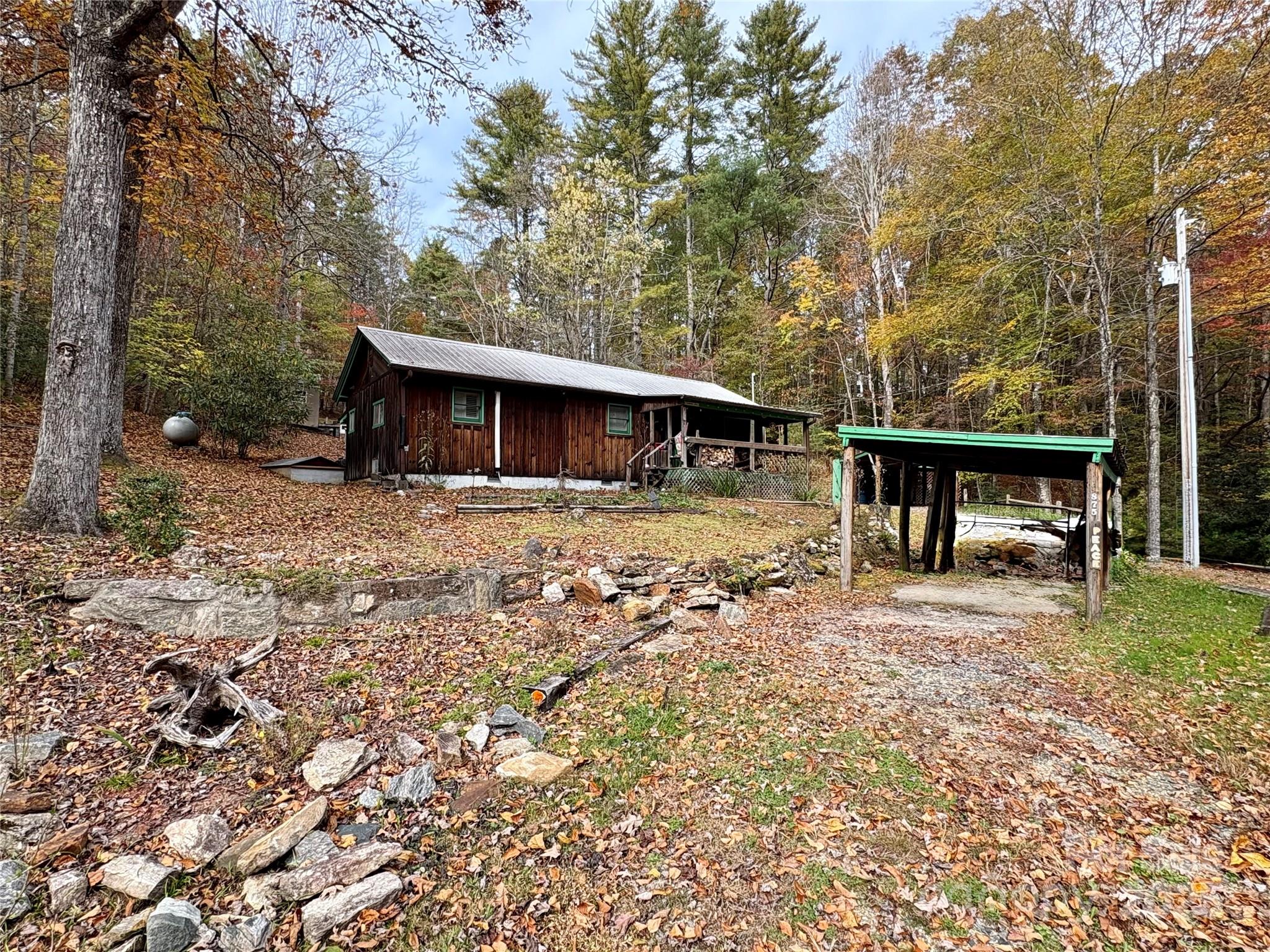 875 Carson Creek Road Property Photo 1
