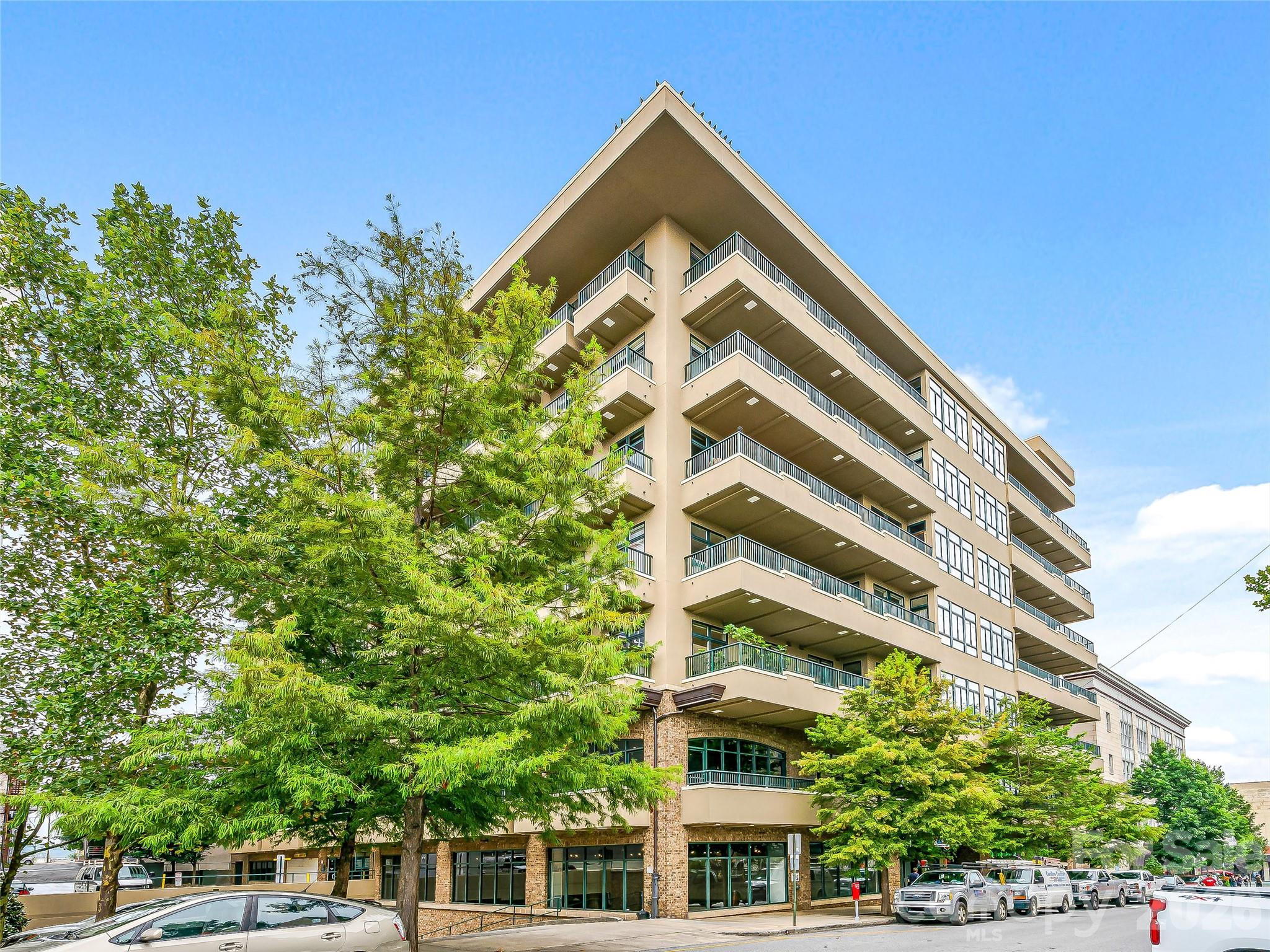21 Battery Park Avenue 308 Property Photo 32