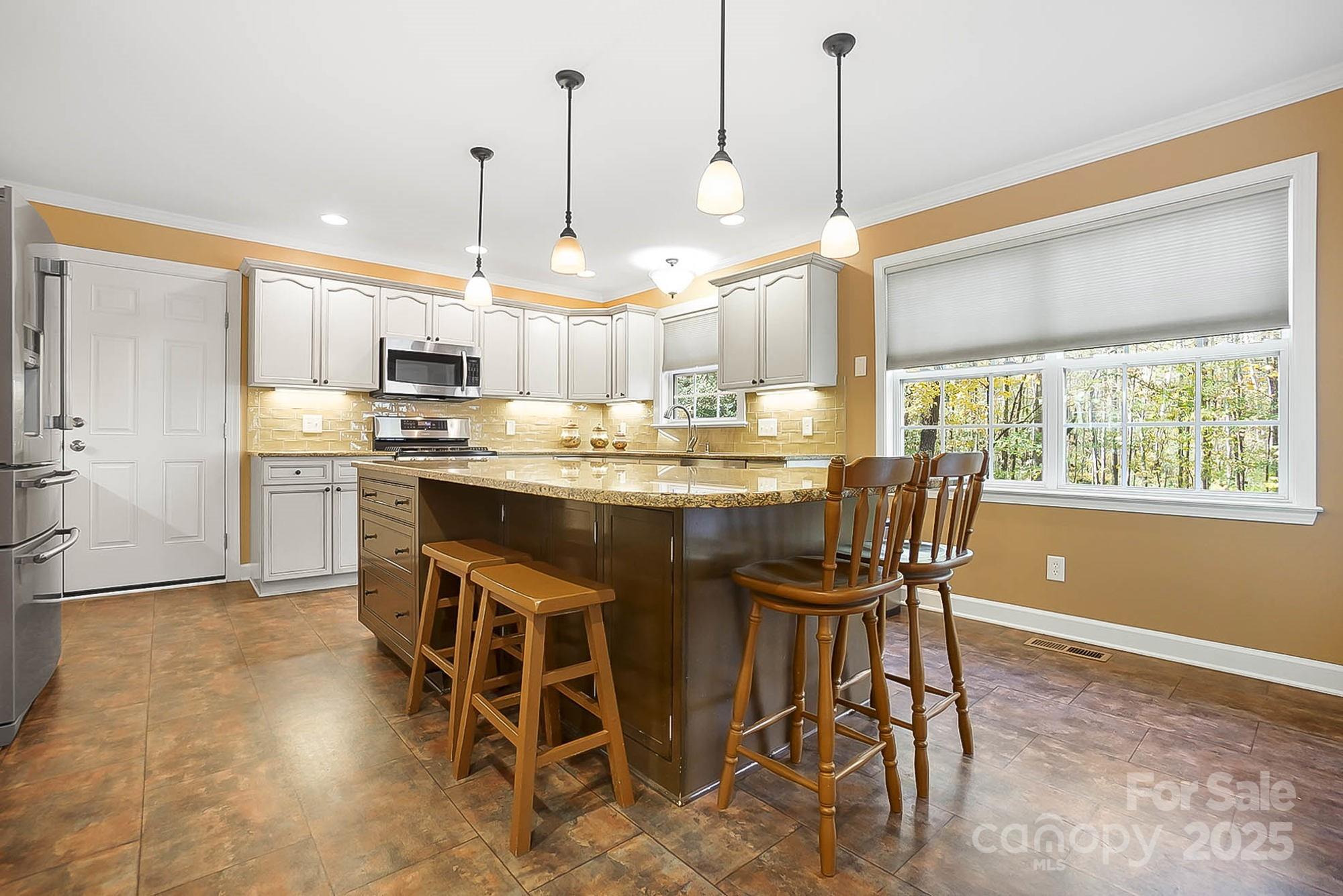 7933 Coral Ridge Drive Property Photo 9