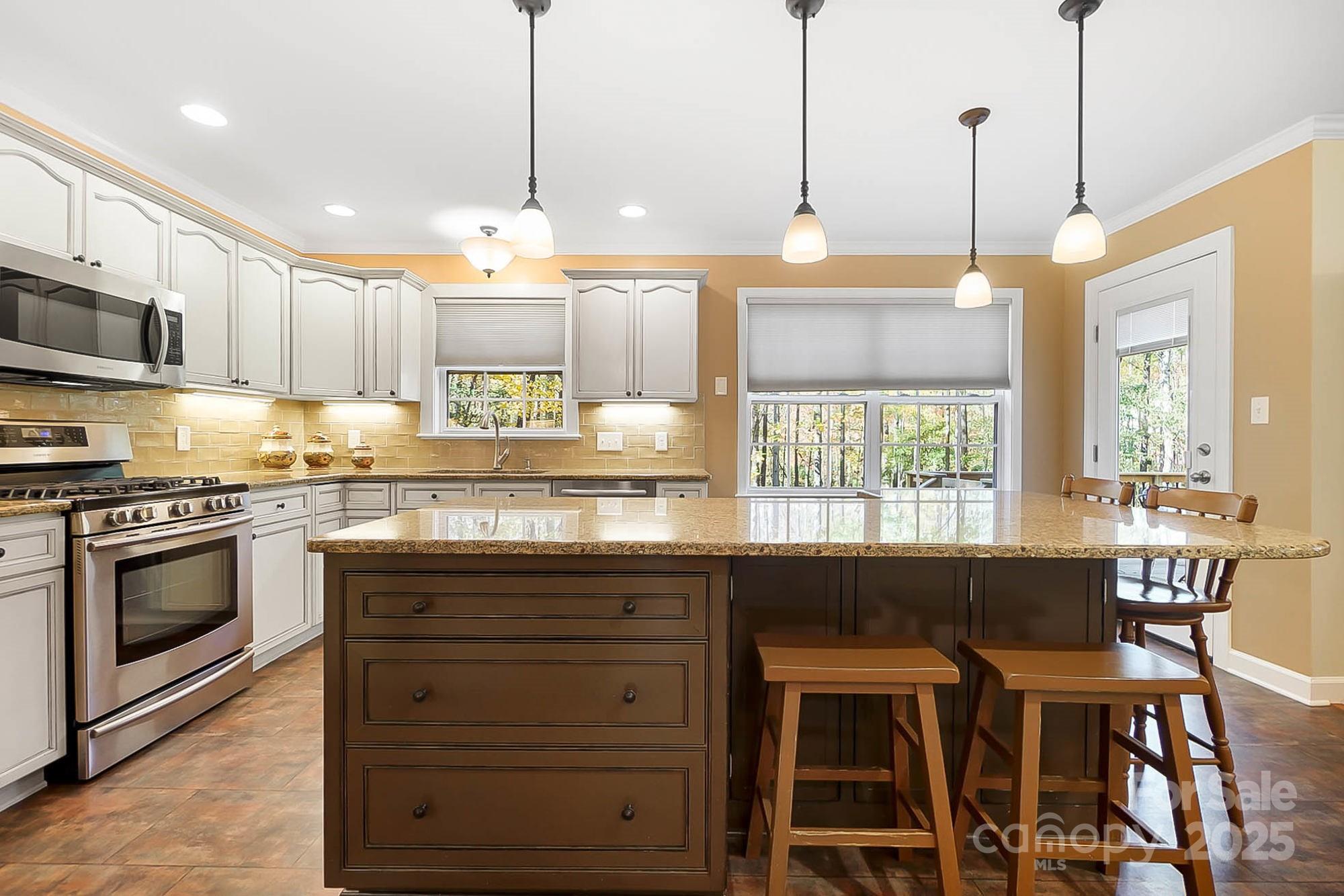 7933 Coral Ridge Drive Property Photo 10