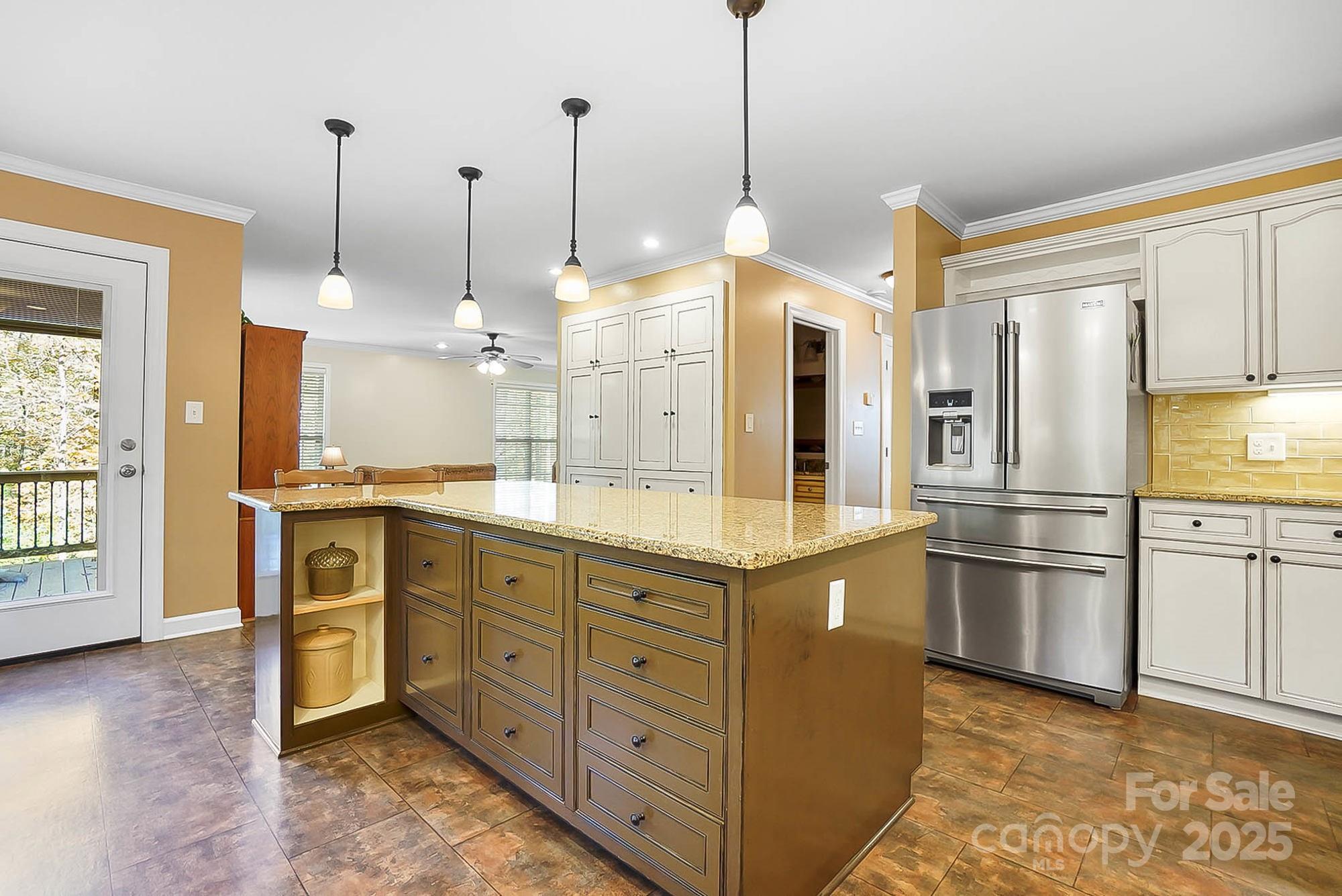 7933 Coral Ridge Drive Property Photo 12