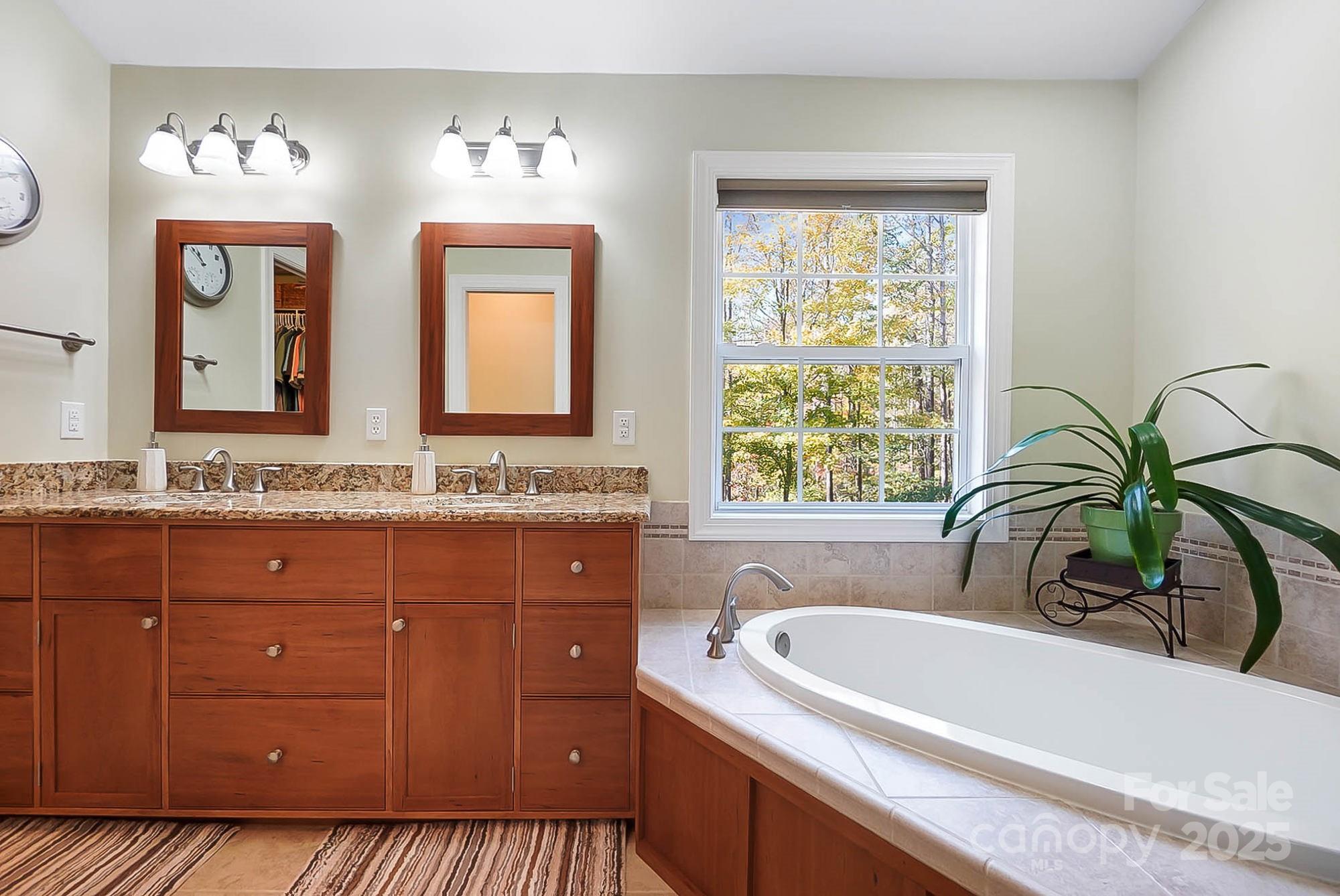 7933 Coral Ridge Drive Property Photo 21