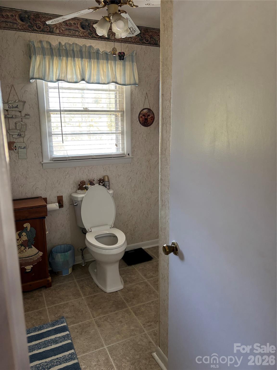 1954 Villa Drive Property Photo 11