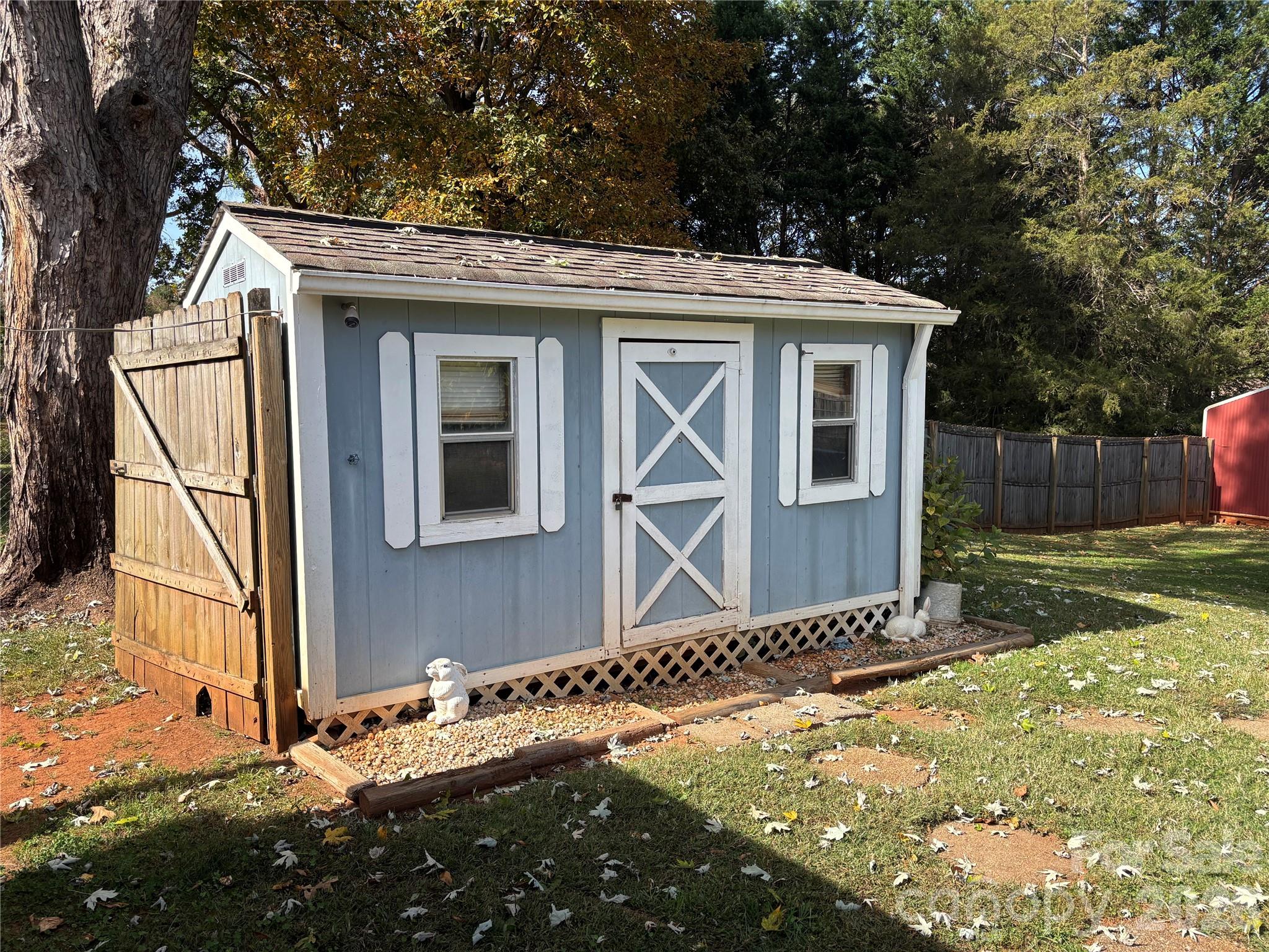 1954 Villa Drive Property Photo 21
