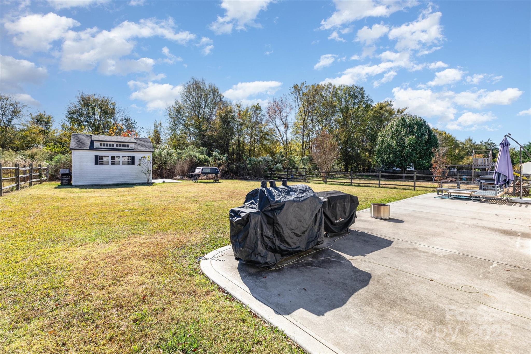 2111 Genesis Drive Property Photo 4