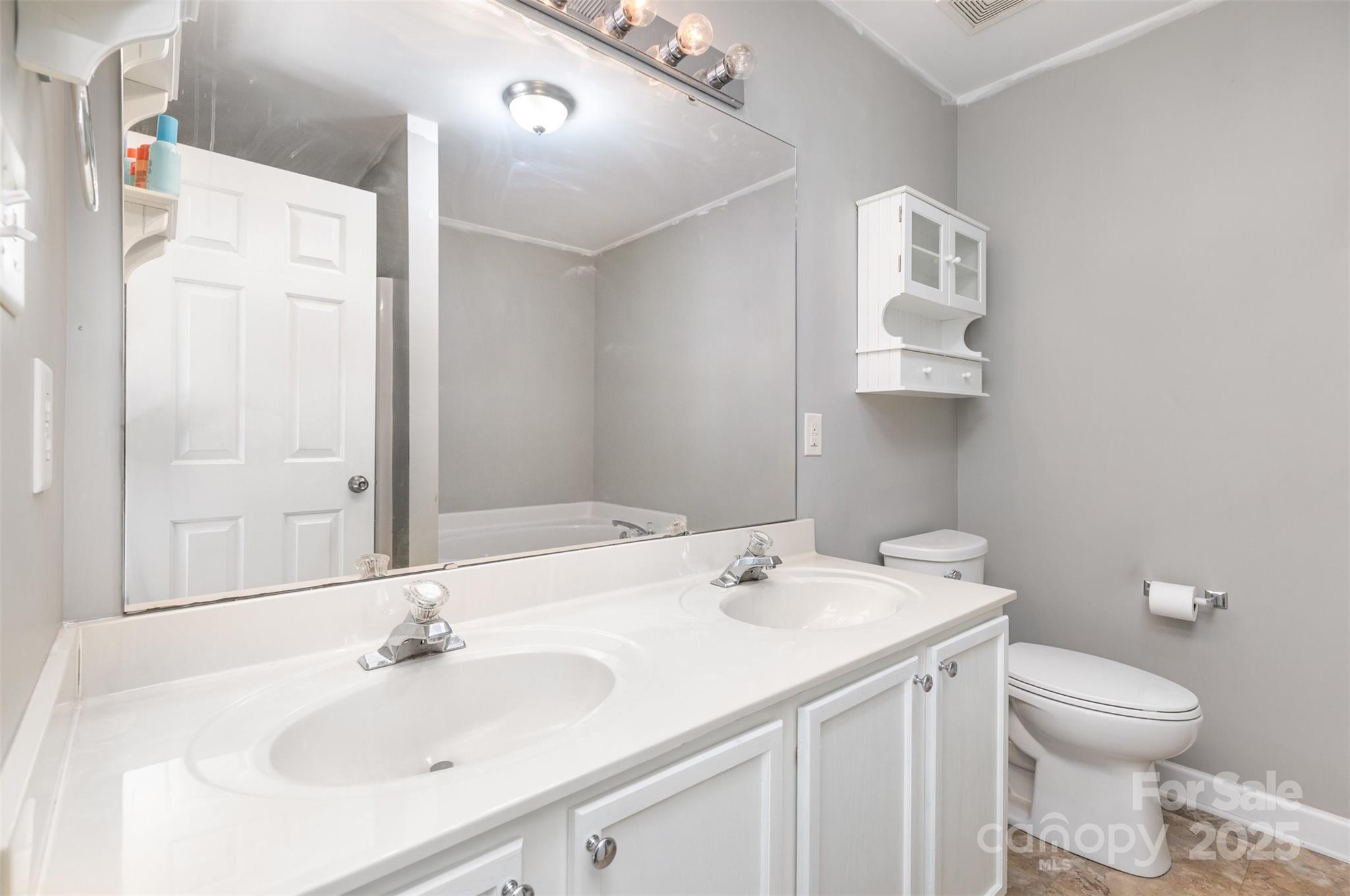 2111 Genesis Drive Property Photo 8