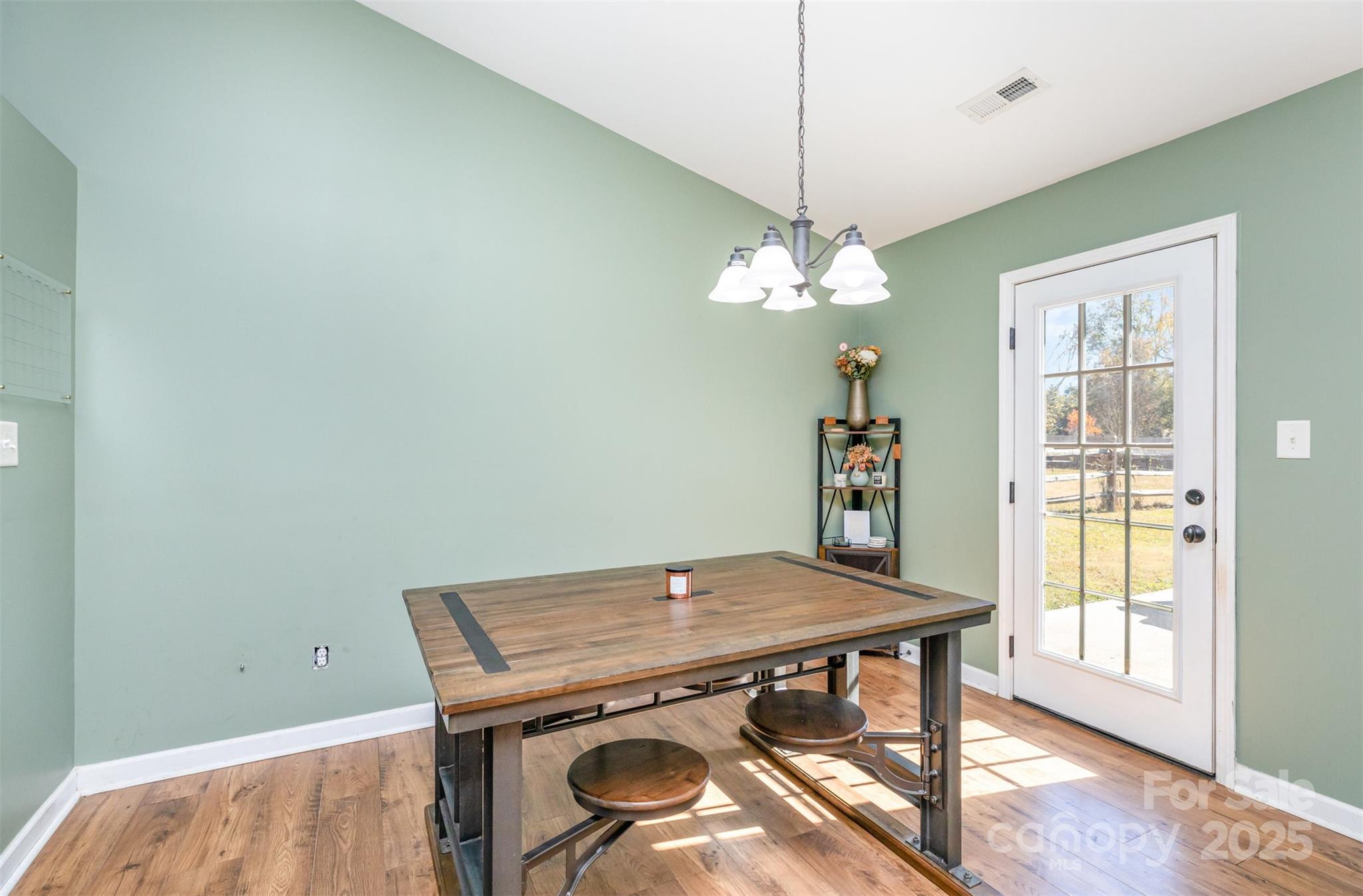 2111 Genesis Drive Property Photo 9