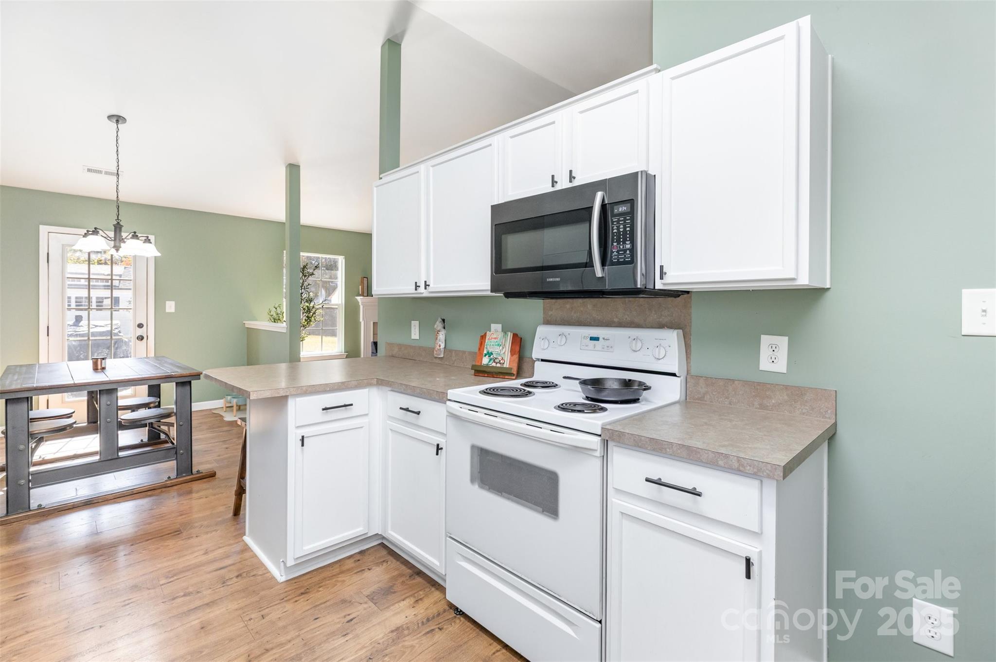 2111 Genesis Drive Property Photo 11