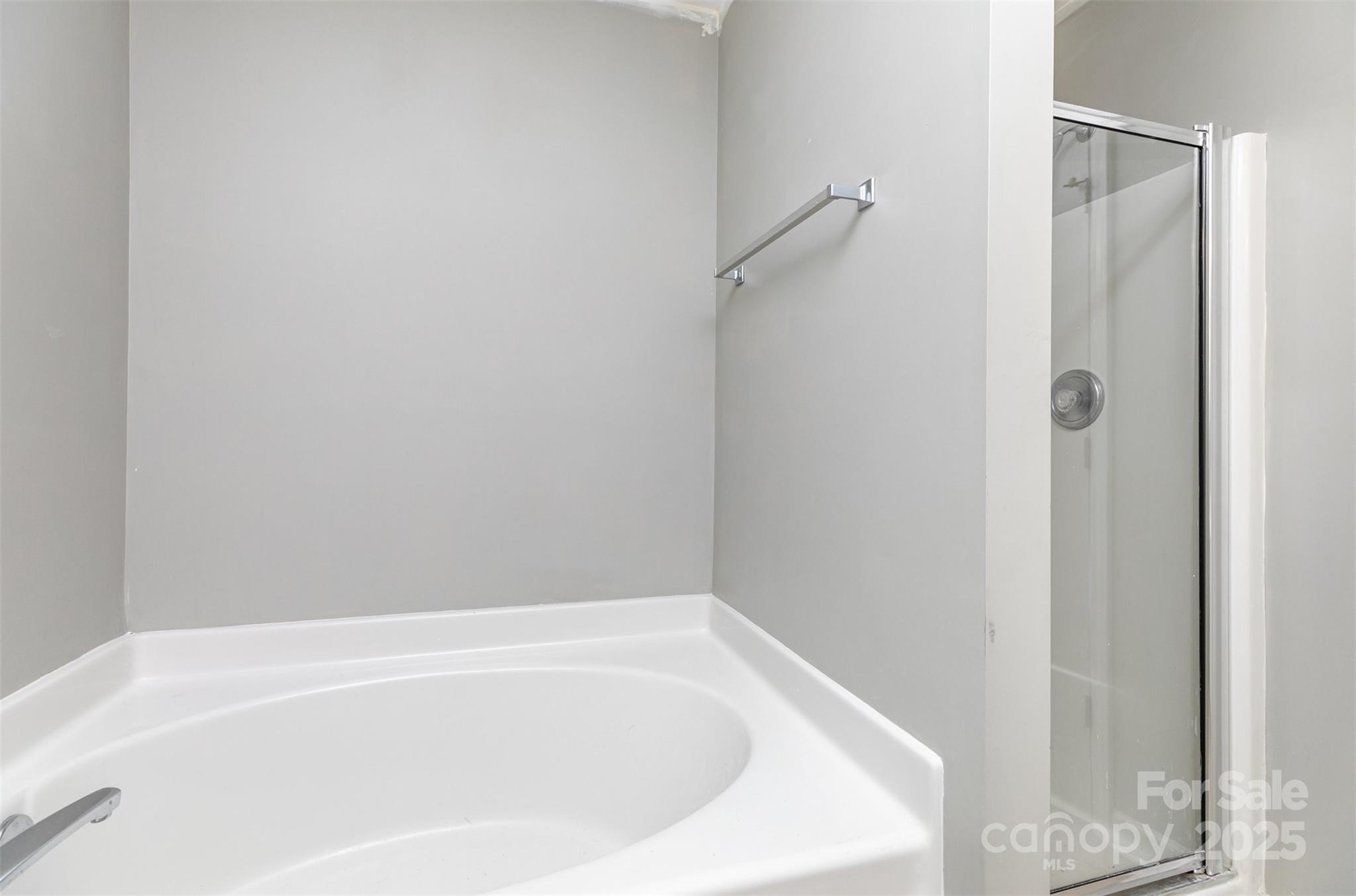 2111 Genesis Drive Property Photo 16