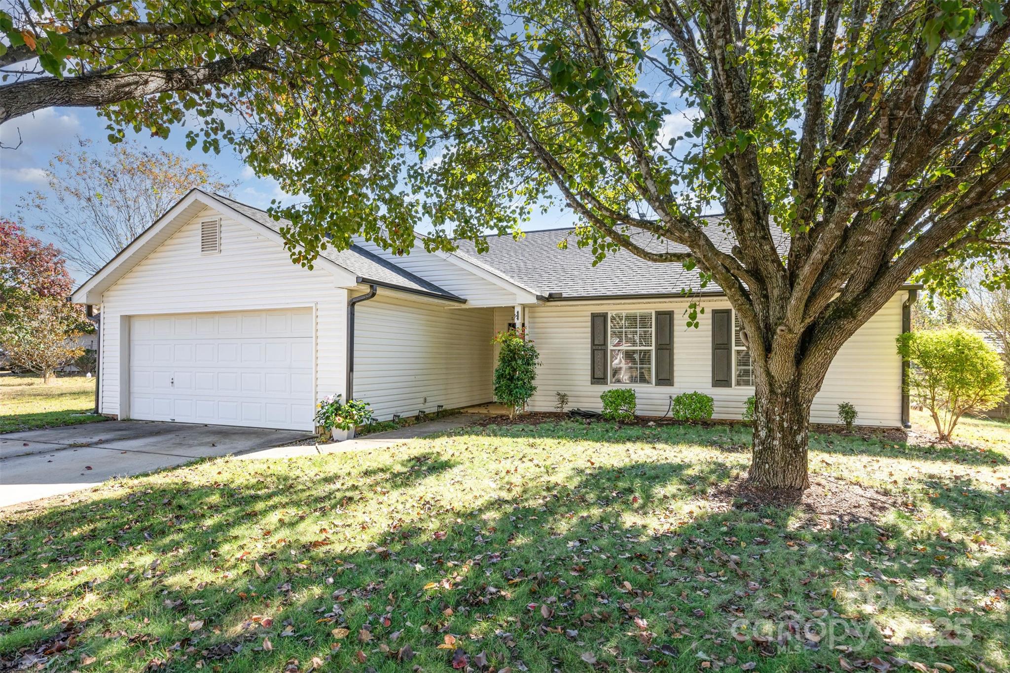 2111 Genesis Drive Property Photo 23