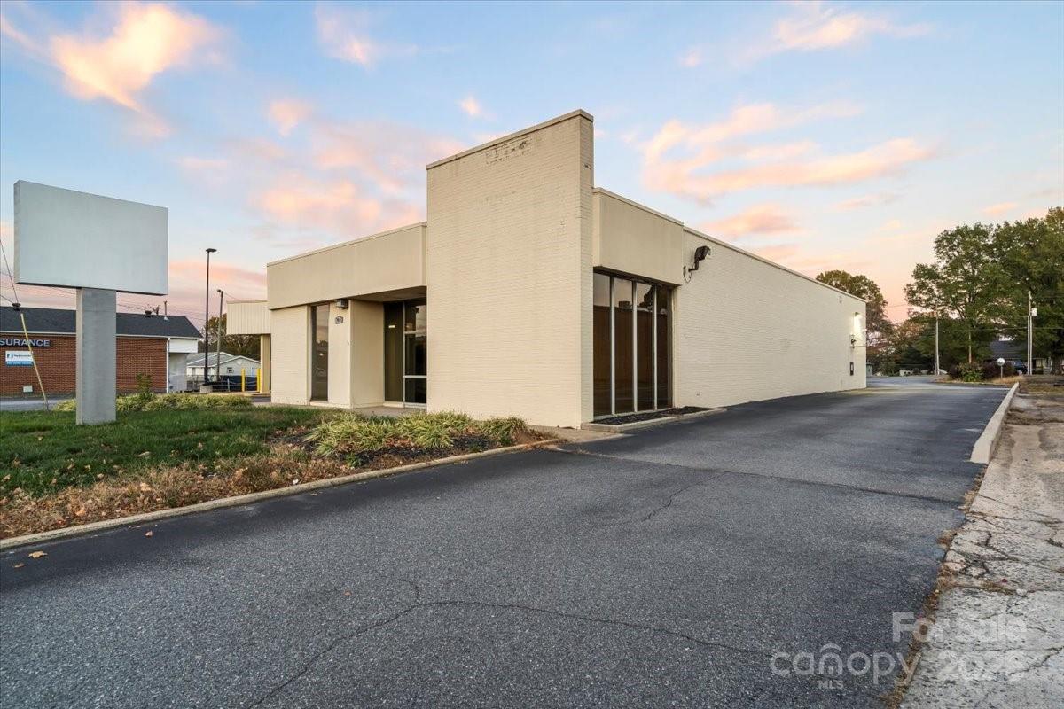 704 N Cannon Boulevard Property Photo 33
