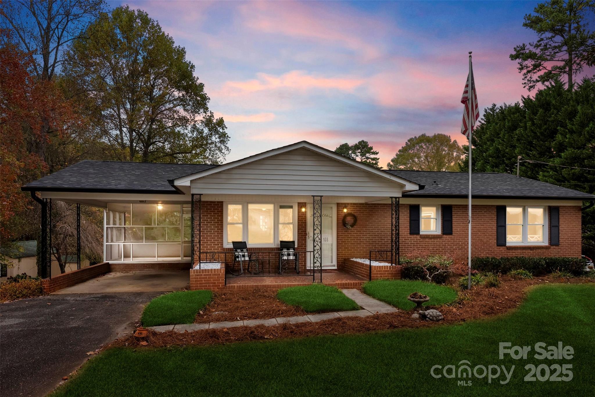 108 Sherwood Drive Property Photo 1