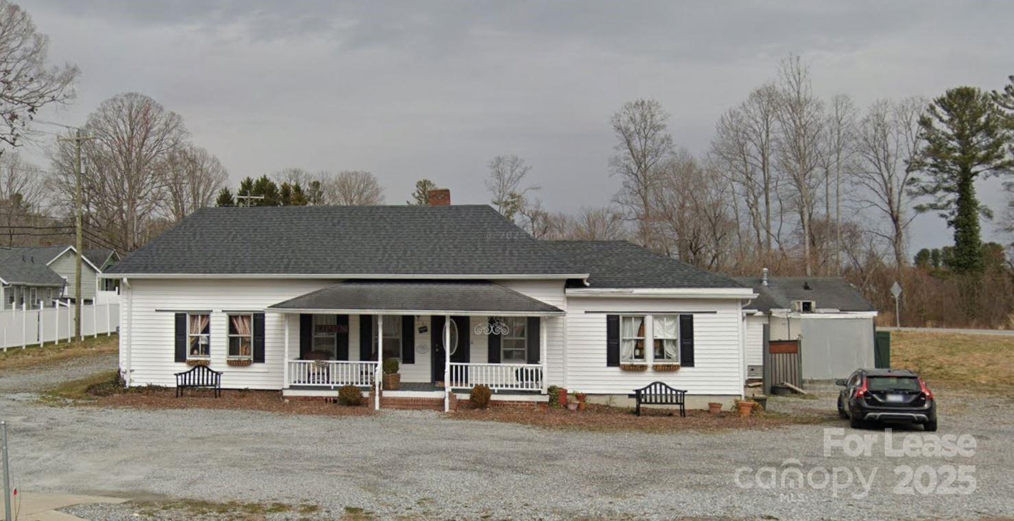 1596 Greenville Highway Property Photo 1