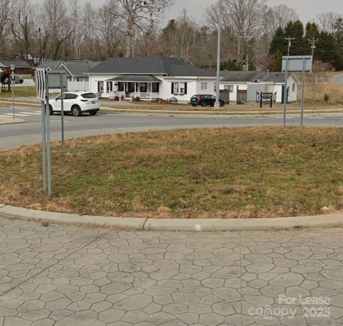 1596 Greenville Highway Property Photo 4