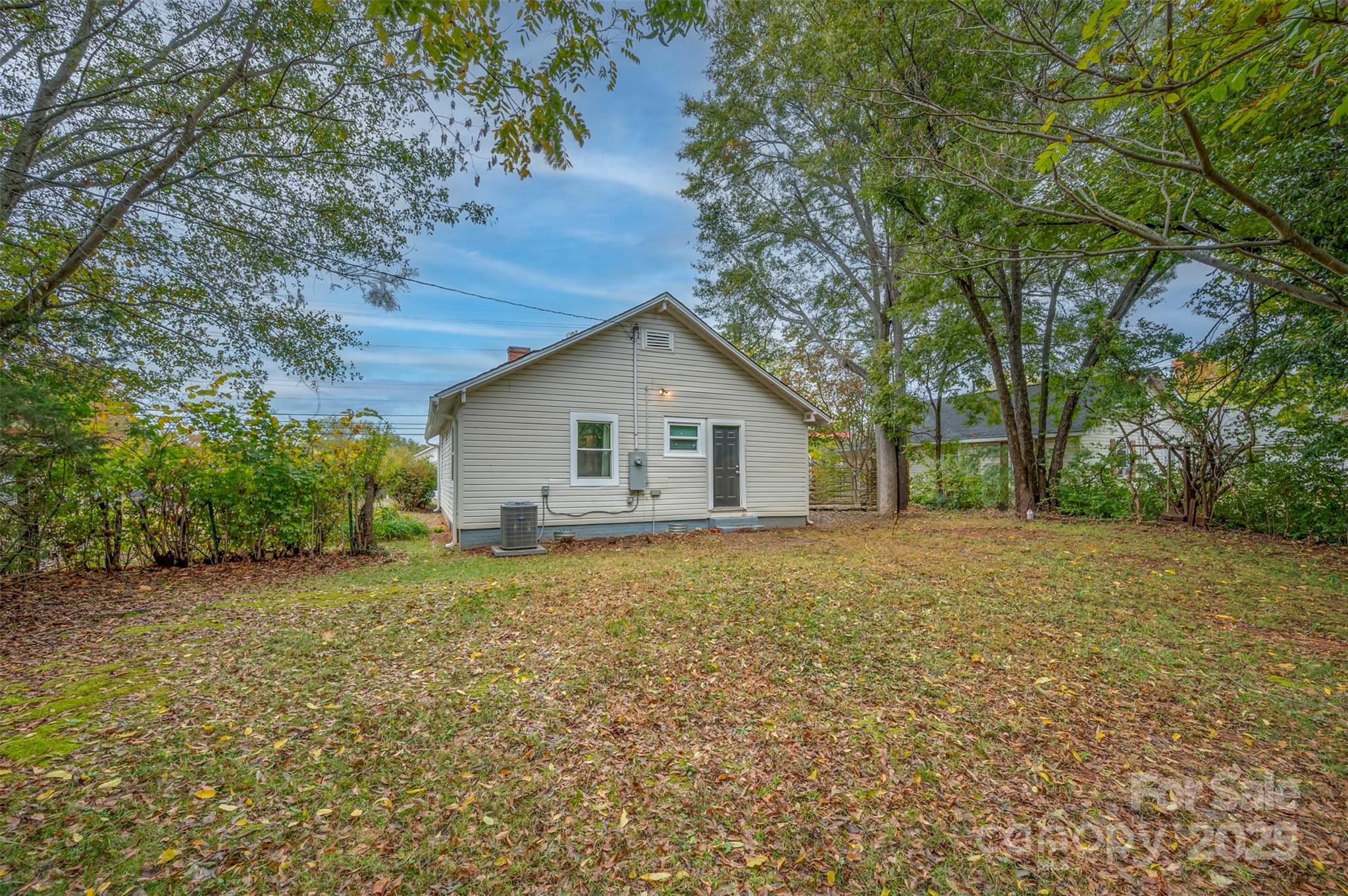 512 Spindale Street Property Photo 2