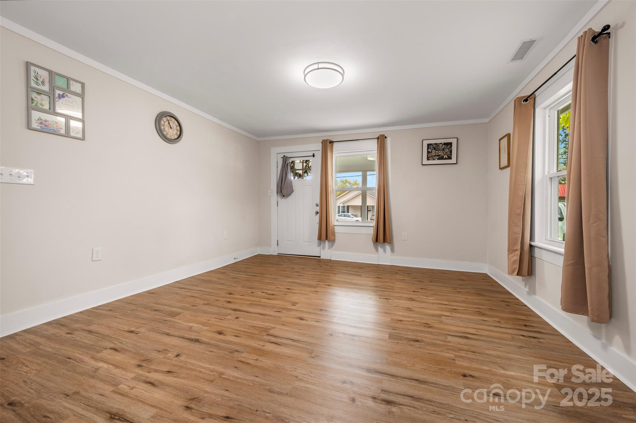 512 Spindale Street Property Photo 6