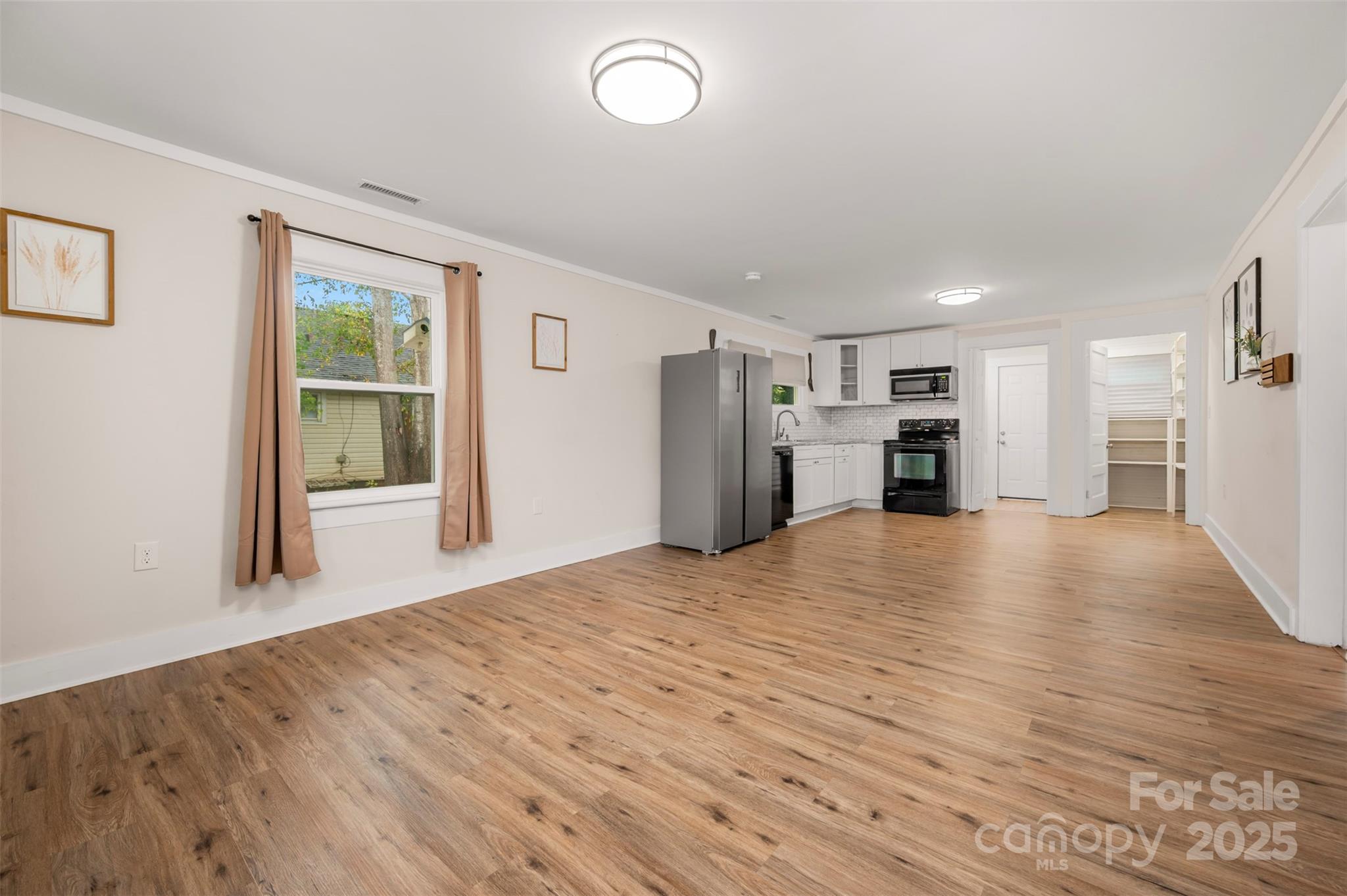512 Spindale Street Property Photo 7