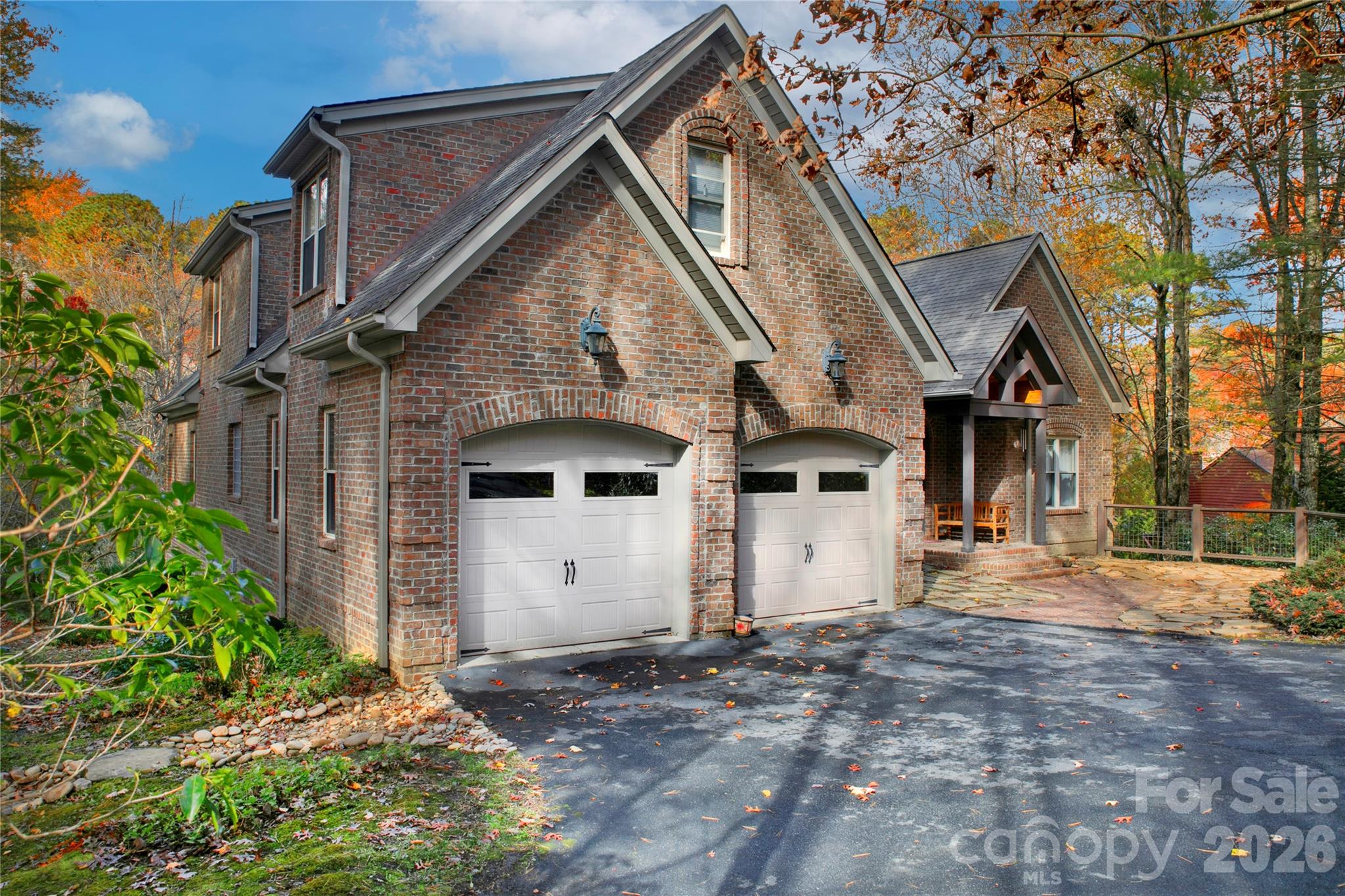 886 Soquili Drive Property Photo 4