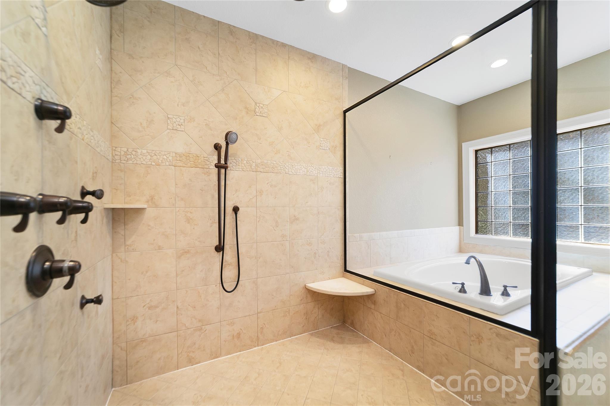 886 Soquili Drive Property Photo 27