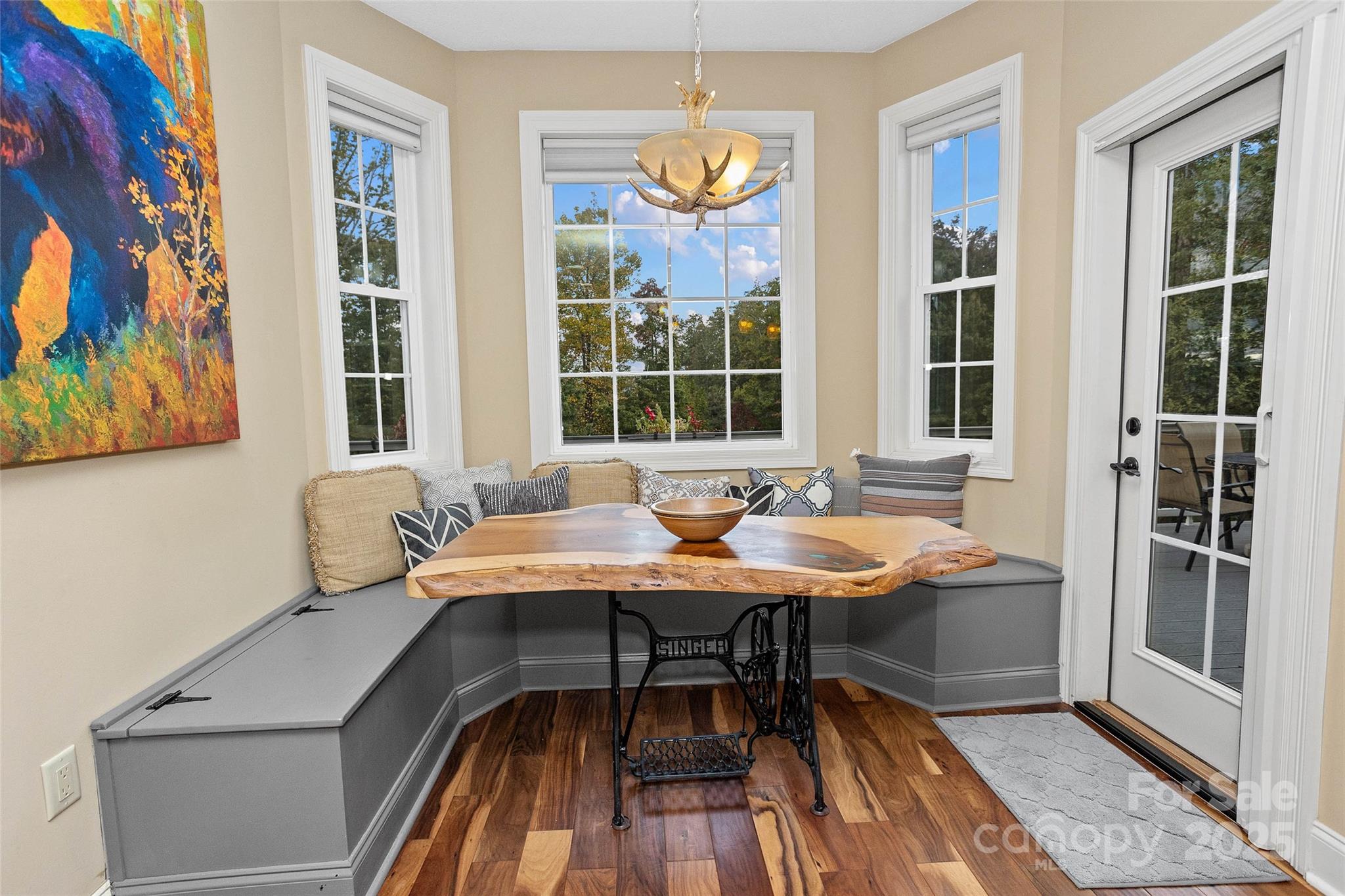 735 Bills Mountain Trail Property Photo 11