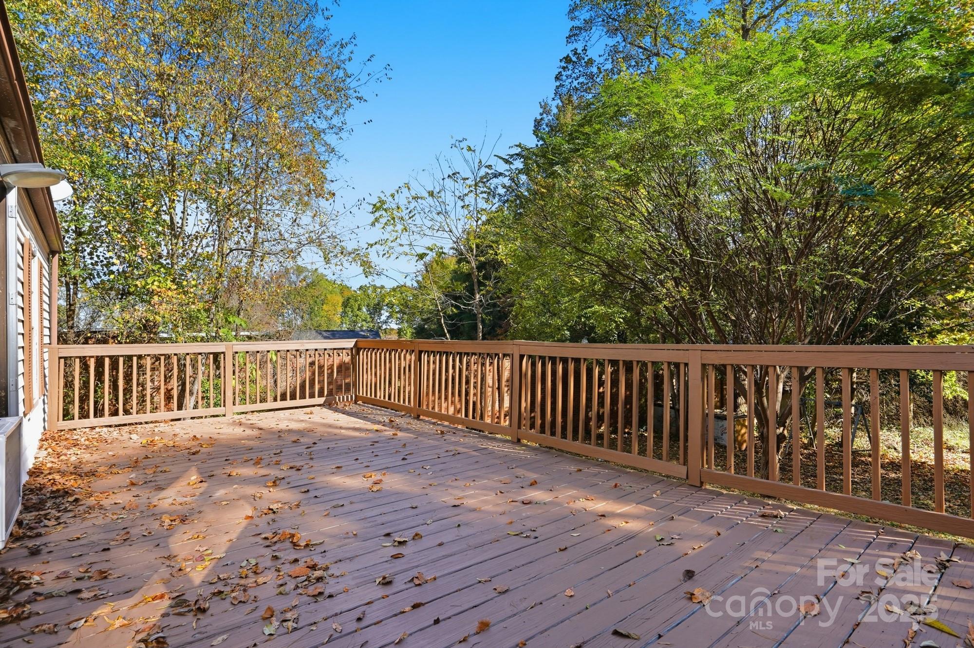 115 Red Bud Place Property Photo 3