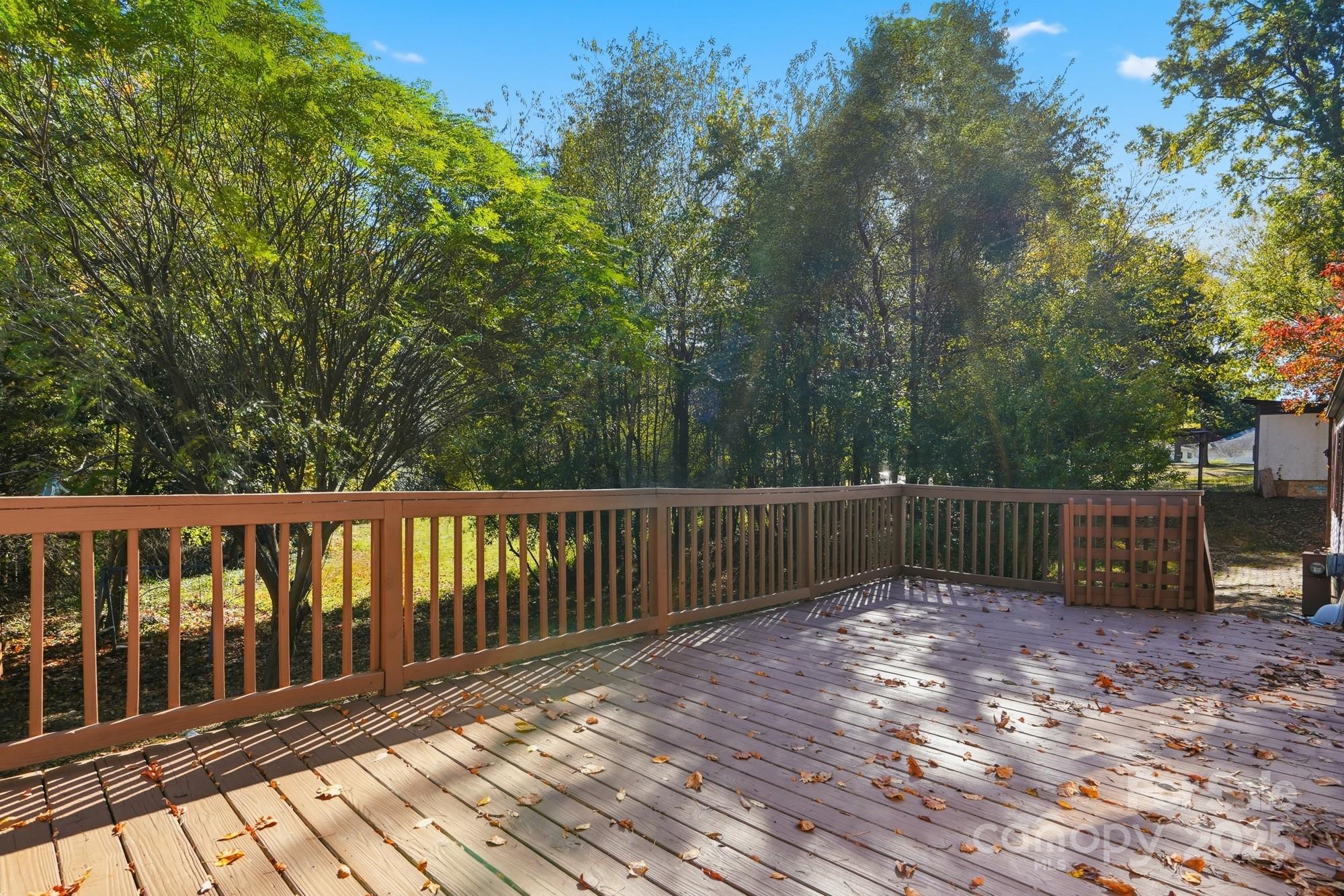 115 Red Bud Place Property Photo 5