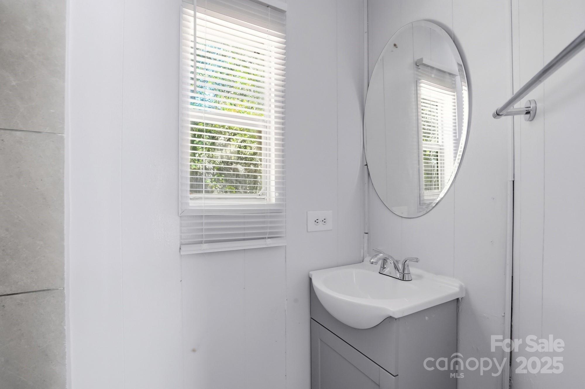 115 Red Bud Place Property Photo 13