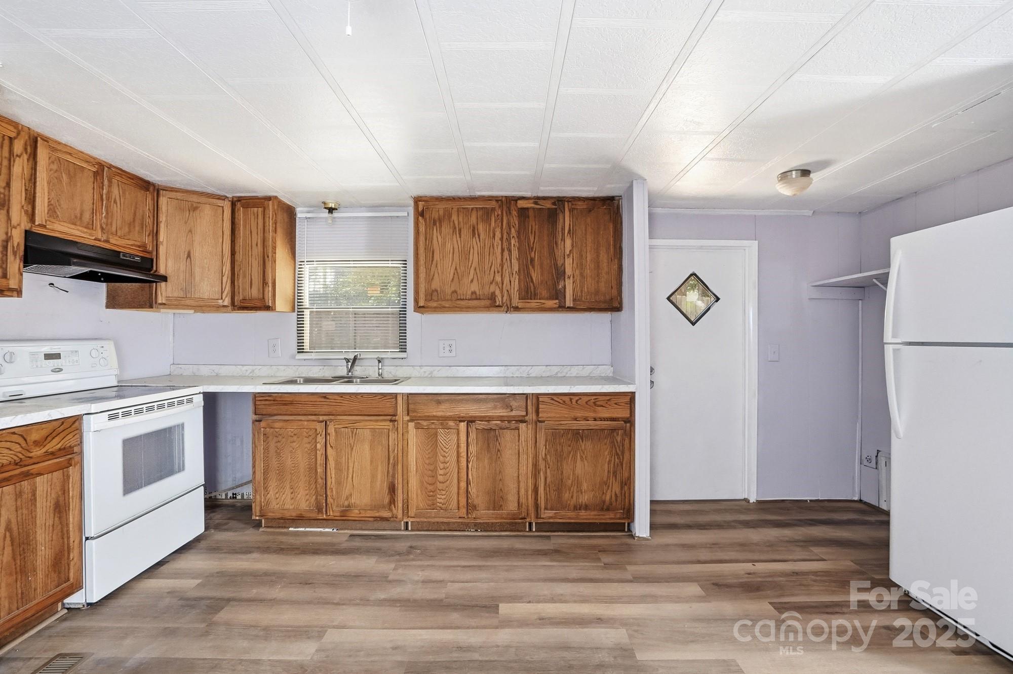 115 Red Bud Place Property Photo 16