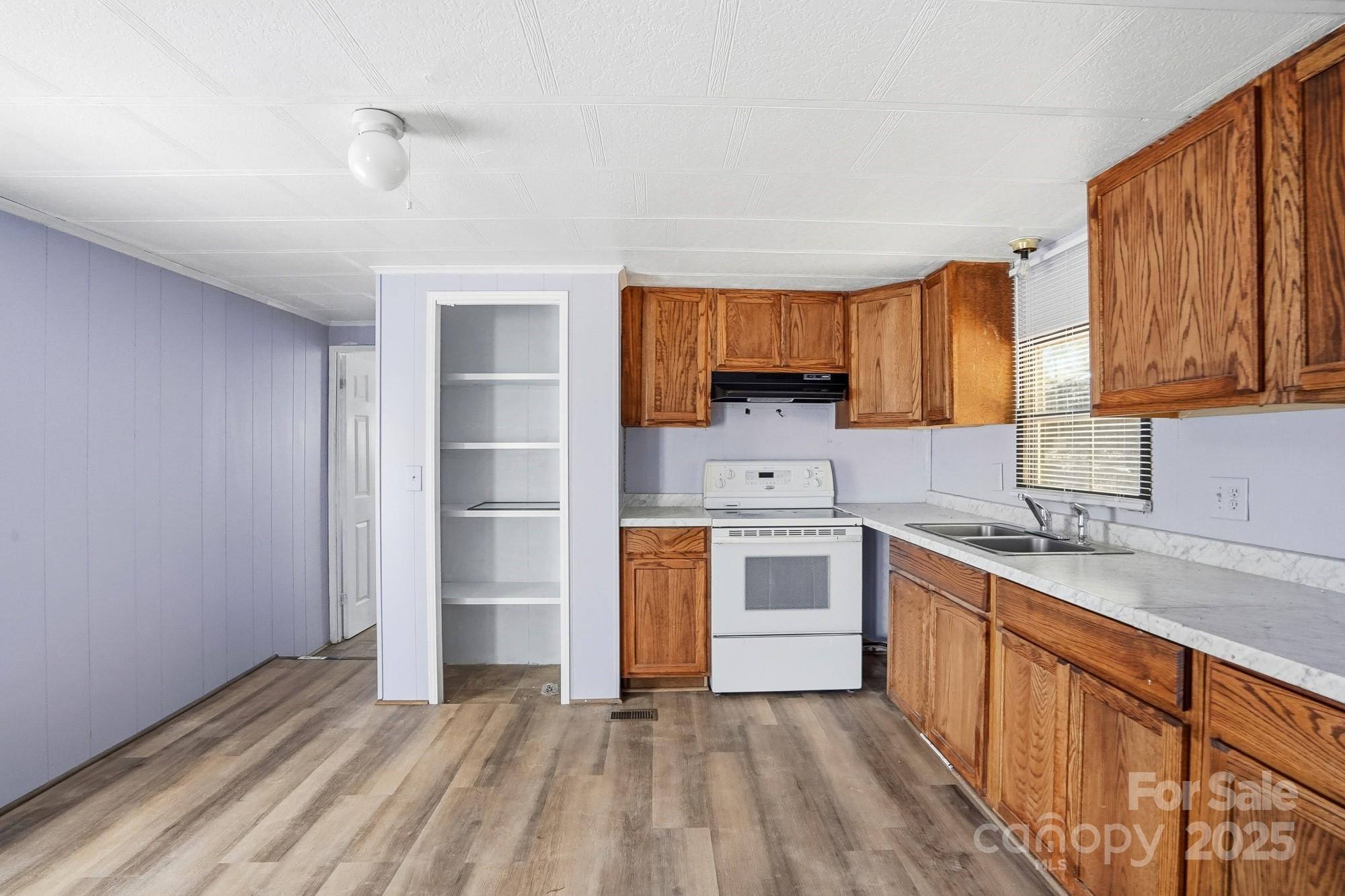 115 Red Bud Place Property Photo 17