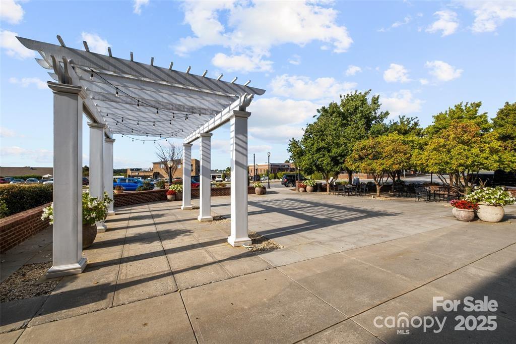 115 Red Bud Place Property Photo 31