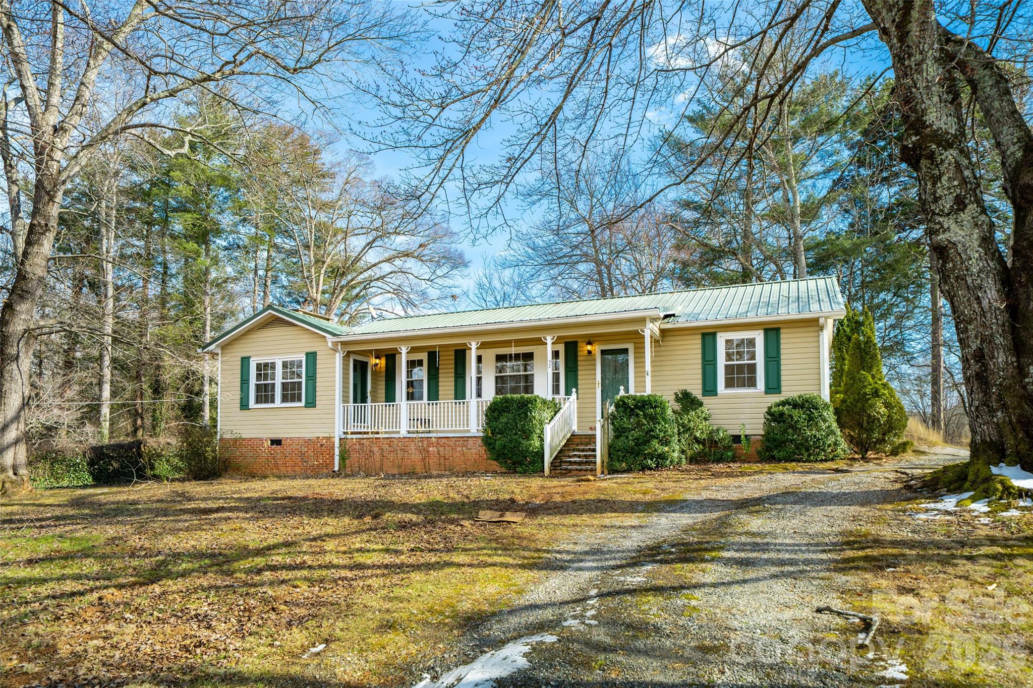 52 E Miller Street Property Photo 2