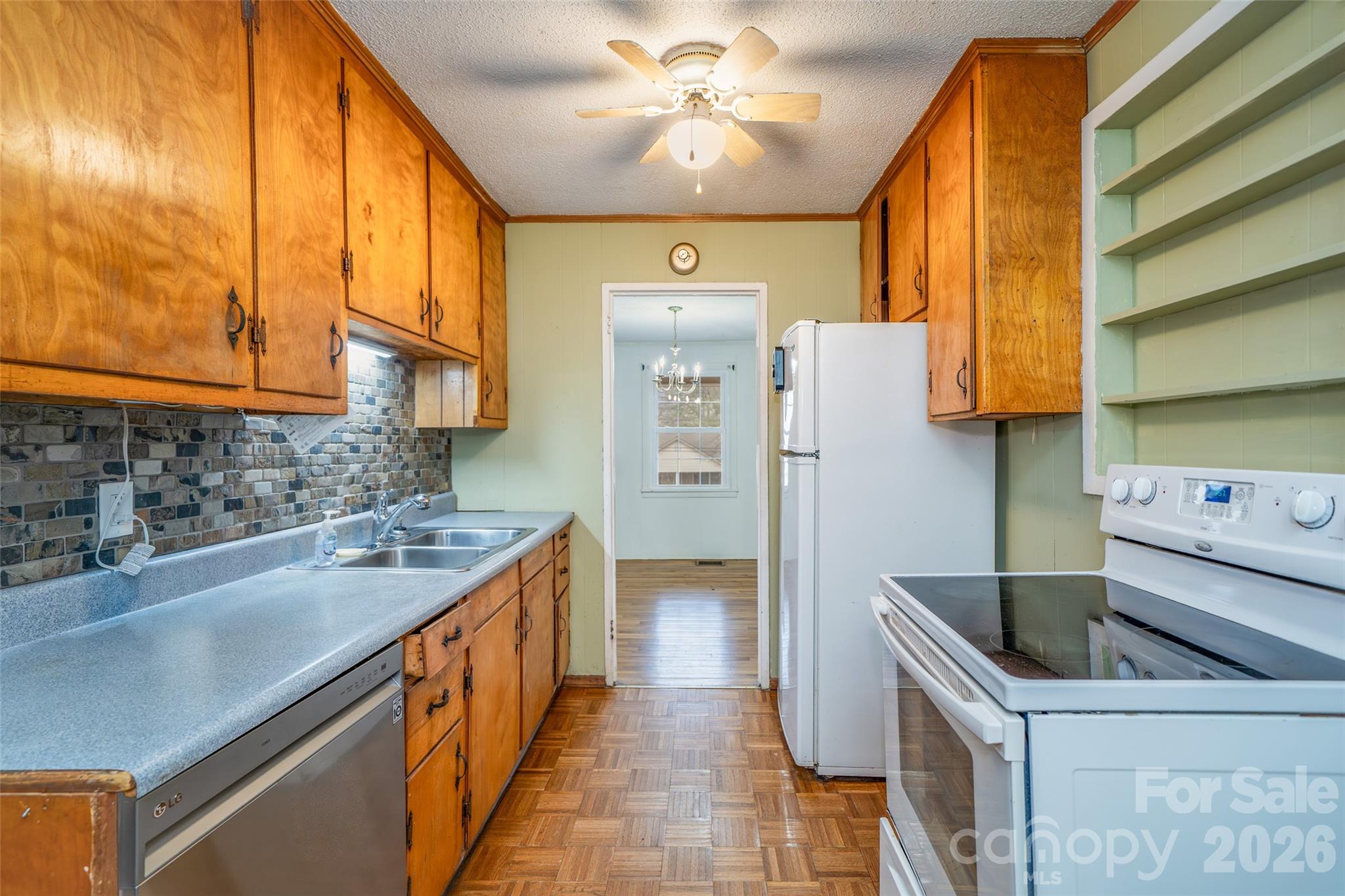 52 E Miller Street Property Photo 6