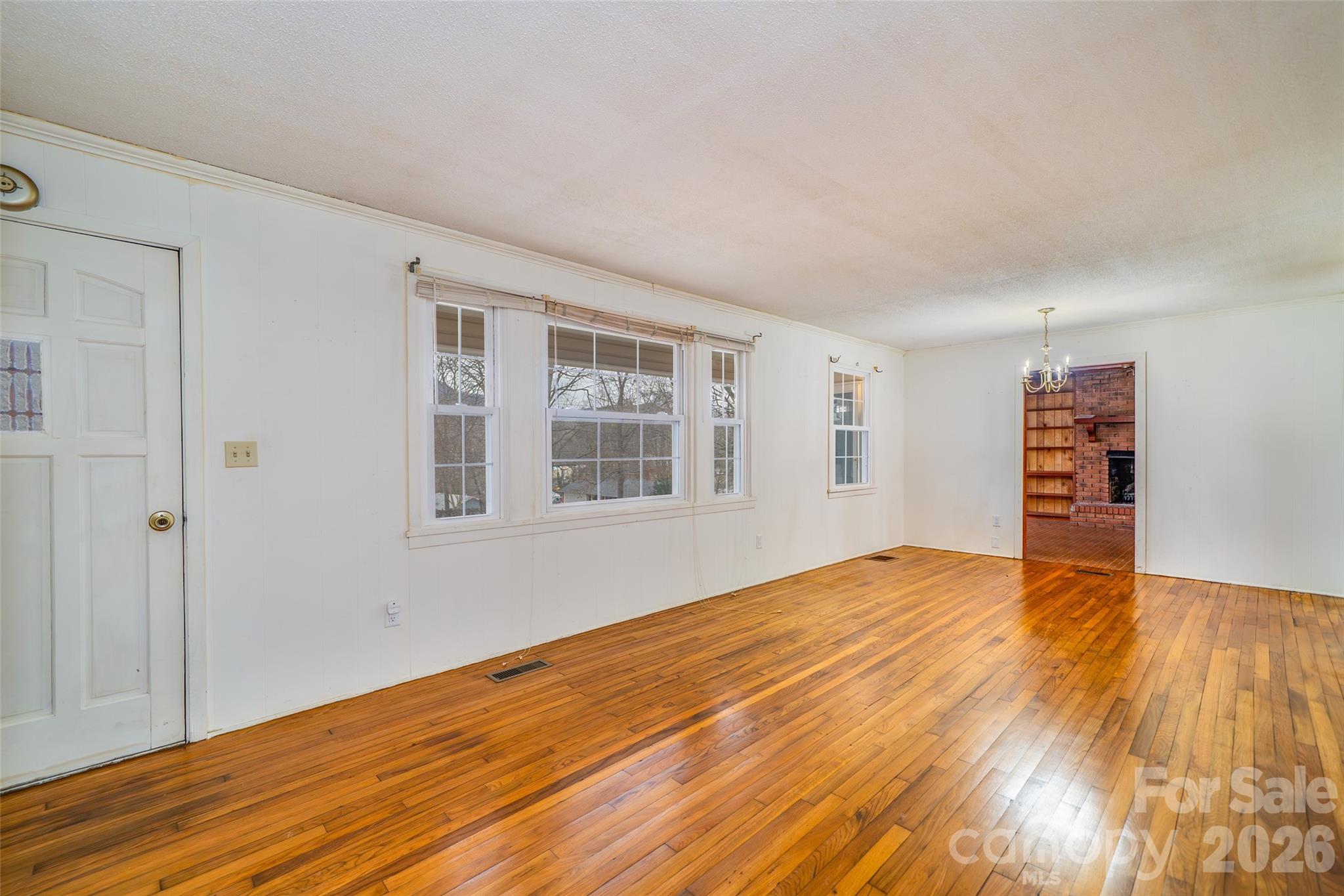 52 E Miller Street Property Photo 16