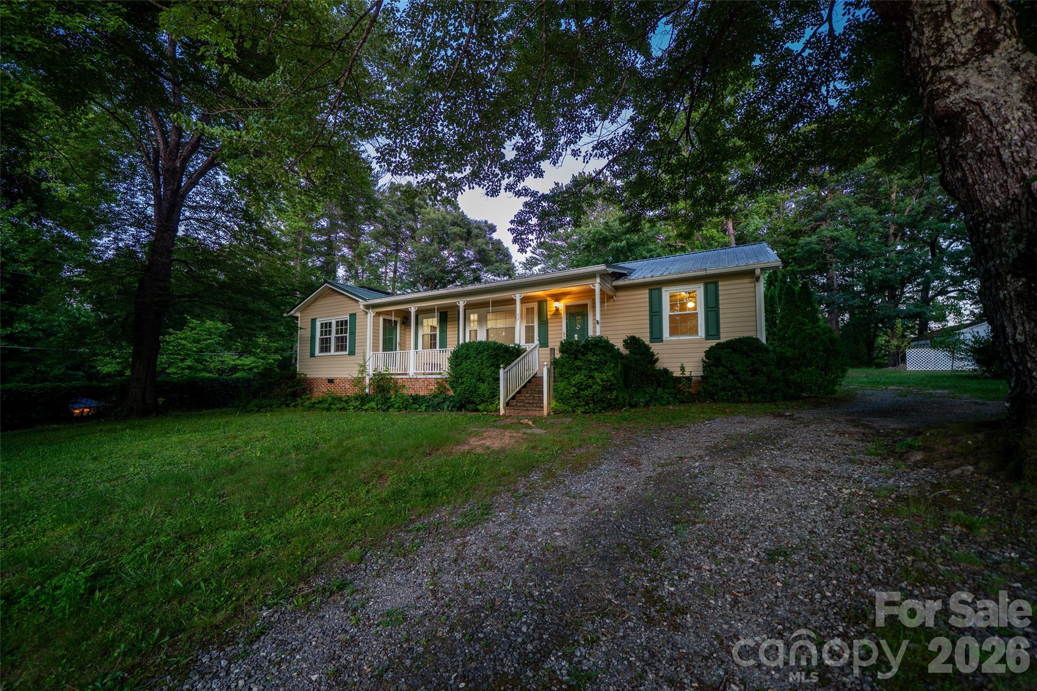 52 E Miller Street Property Photo 27