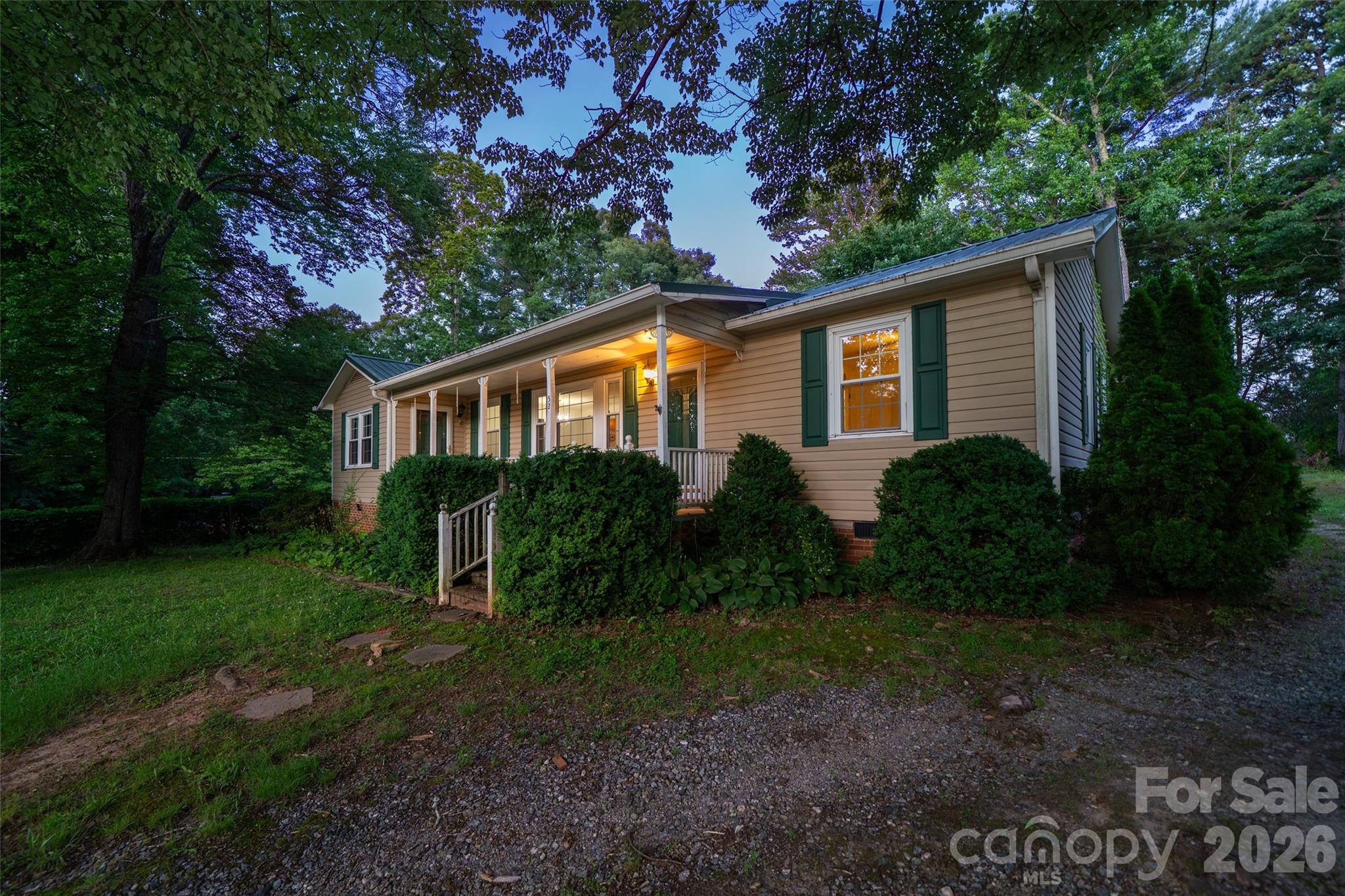 52 E Miller Street Property Photo 29