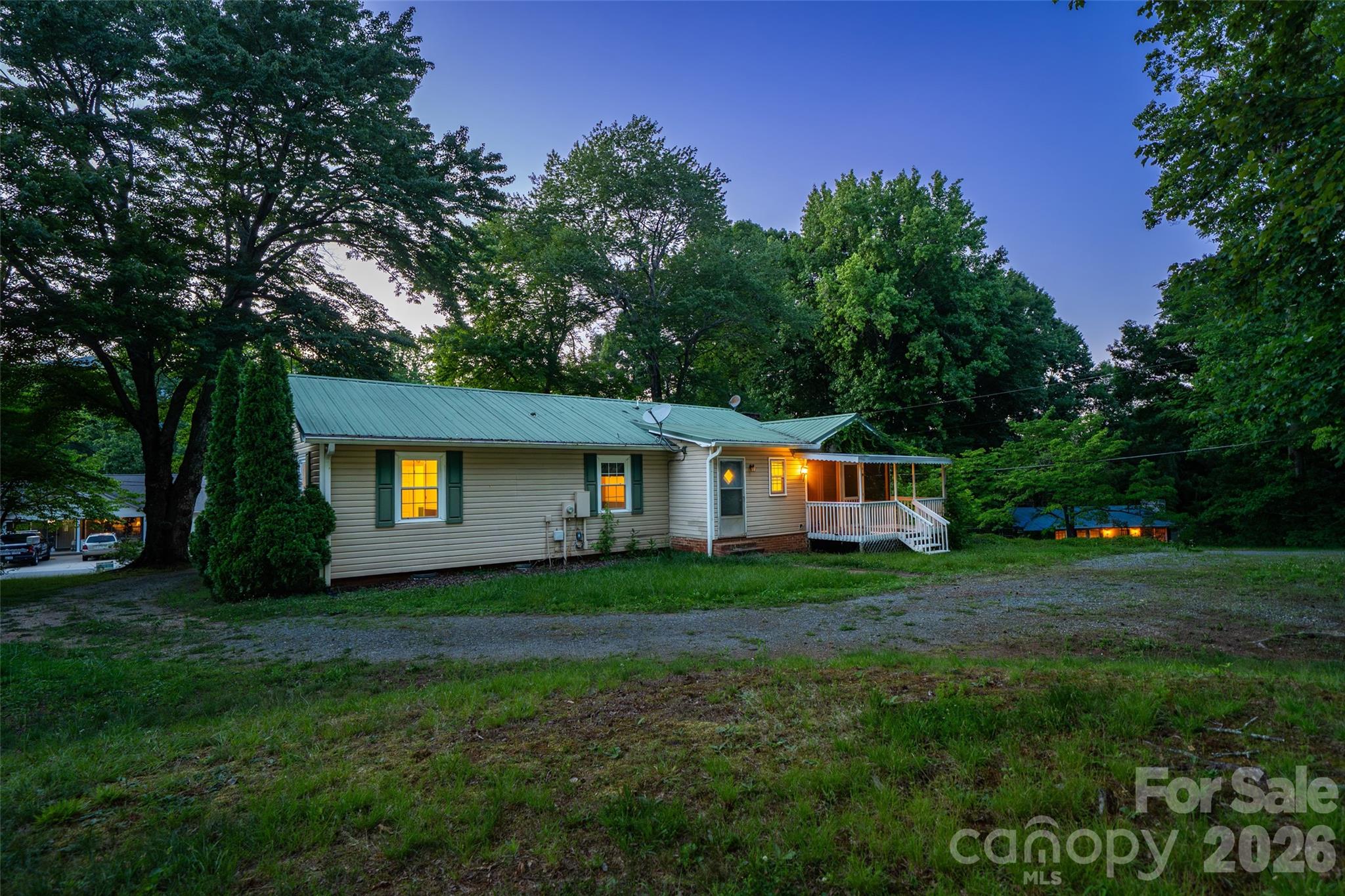 52 E Miller Street Property Photo 30