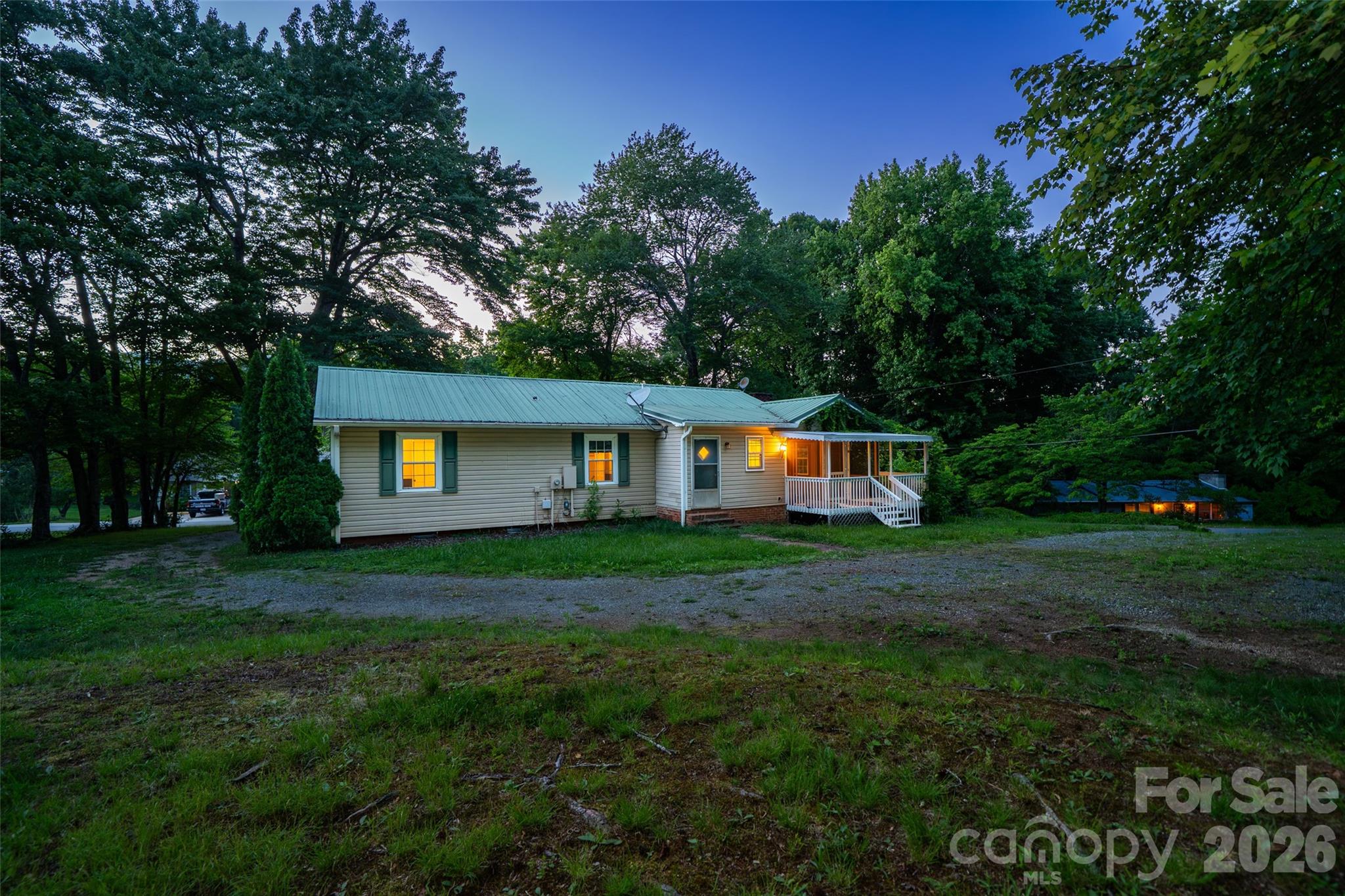 52 E Miller Street Property Photo 31