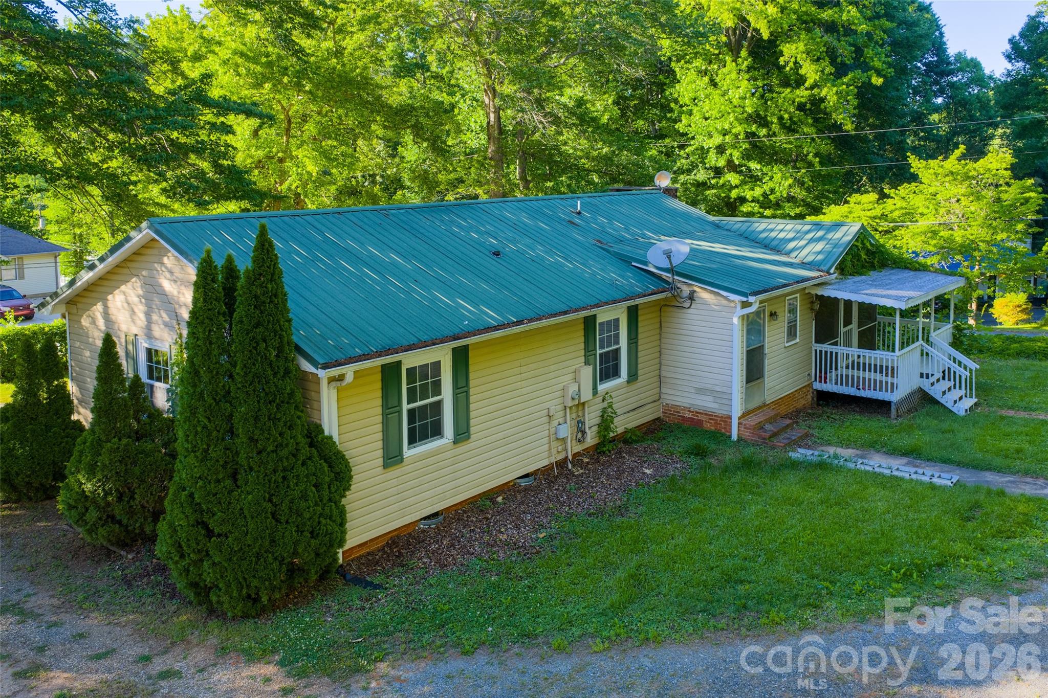 52 E Miller Street Property Photo 37
