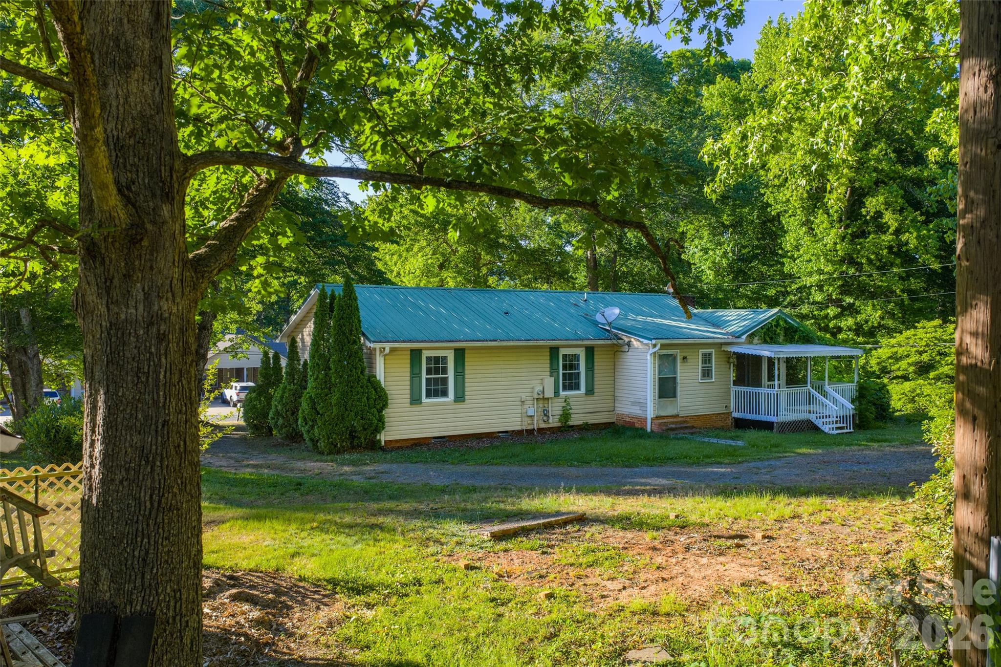 52 E Miller Street Property Photo 38