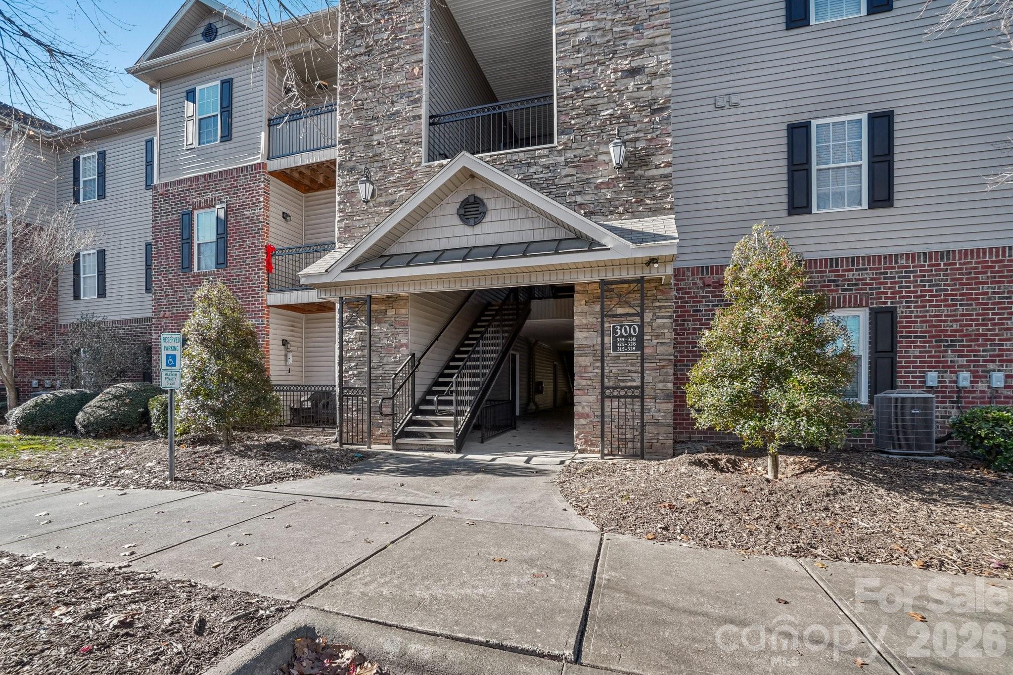 316 Appeldoorn Circle Property Photo 2