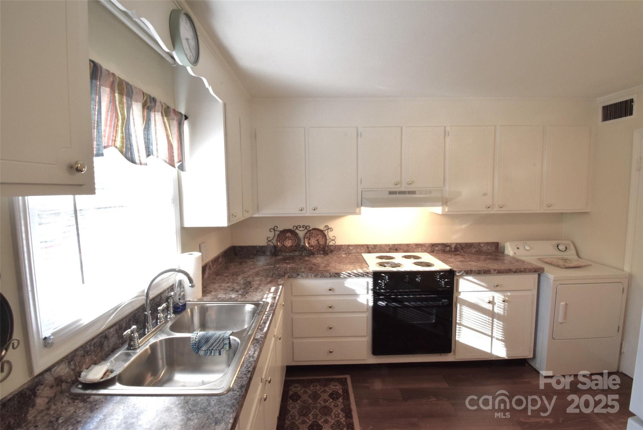 623 S New Hope Road 13 Property Photo 11