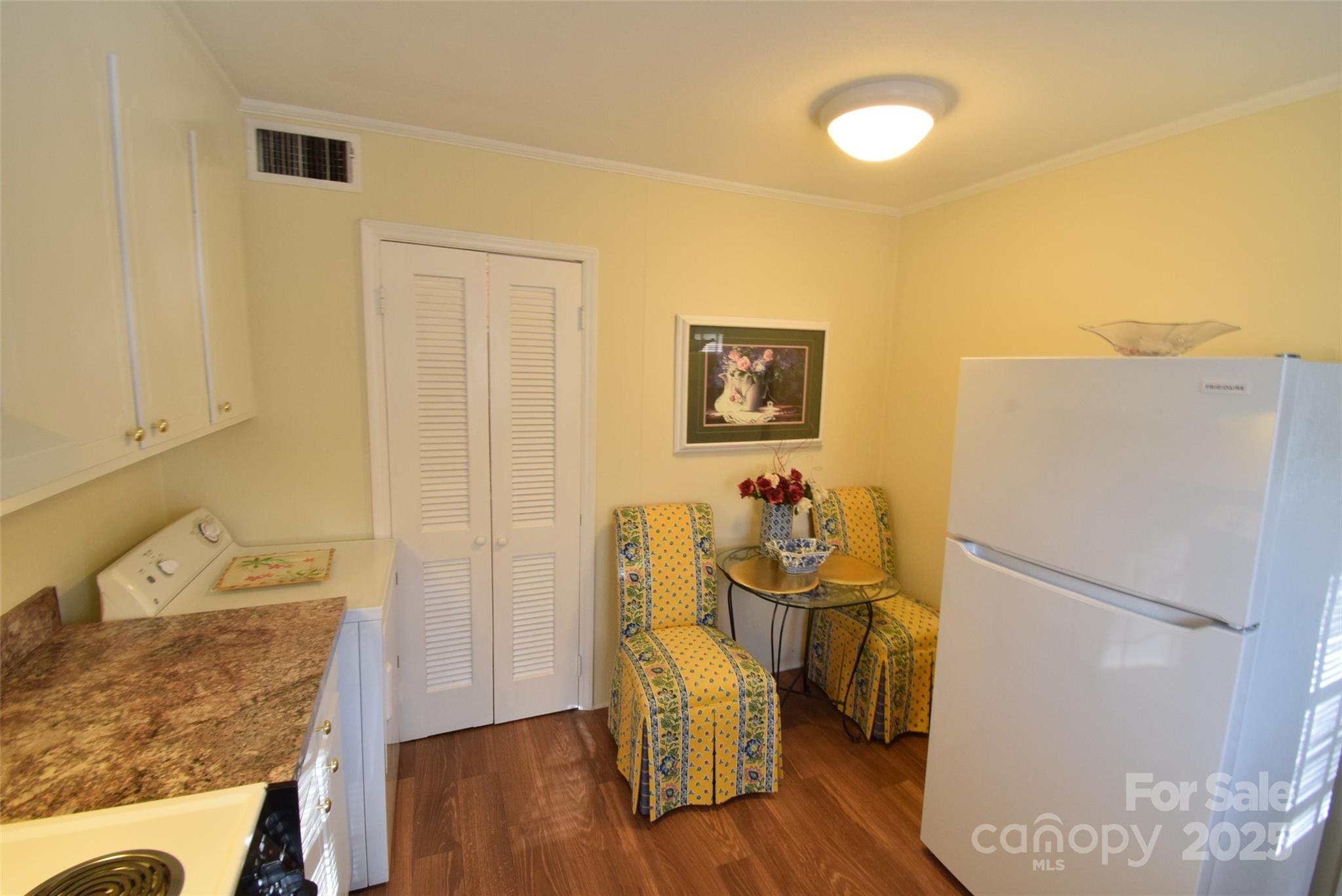 623 S New Hope Road 13 Property Photo 15